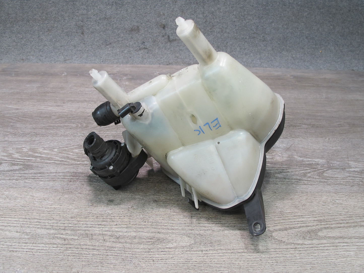 05-11 Mercedes R171 Slk-class Engine Expansion Overflow Reservoir Tank OEM