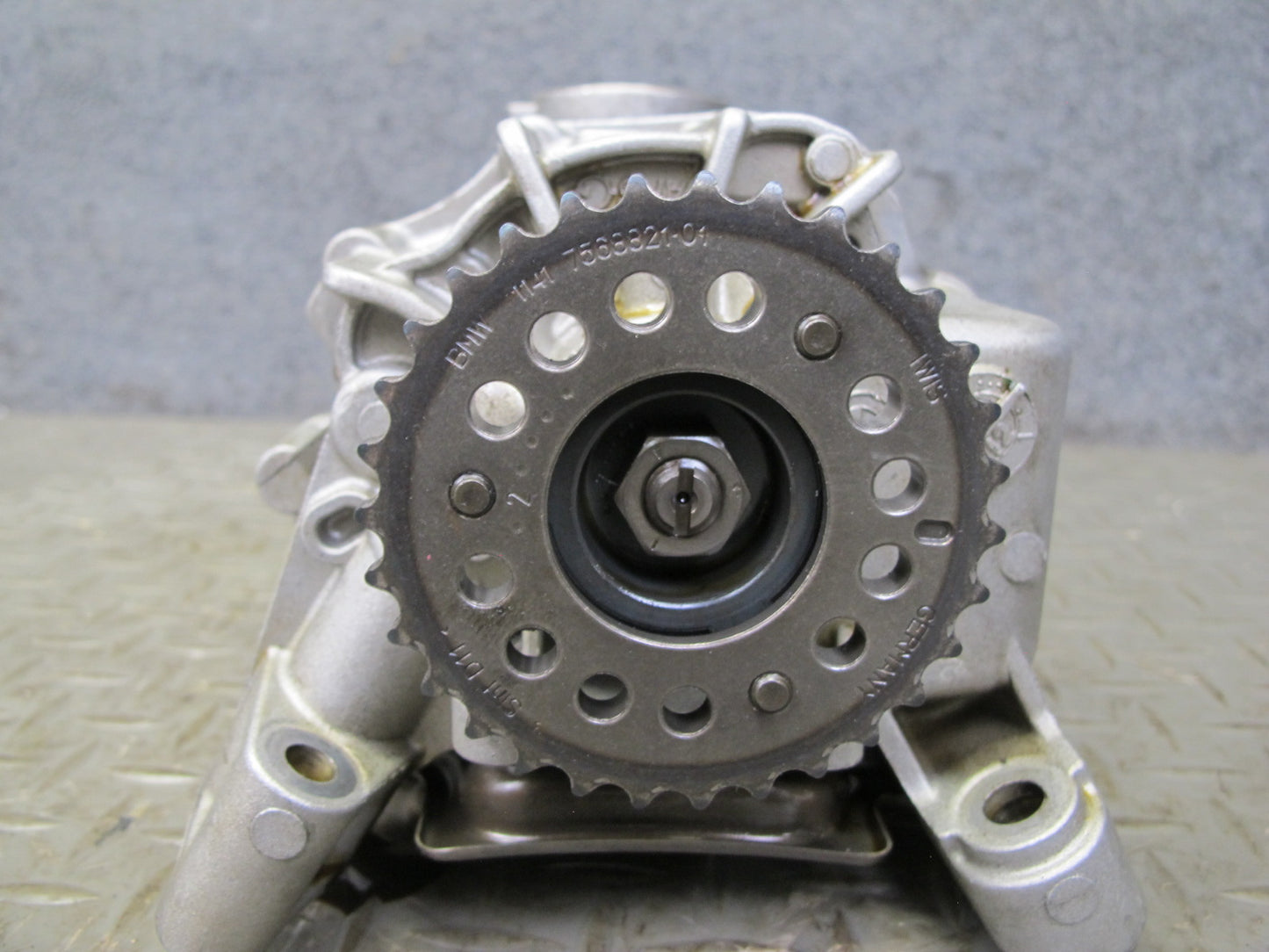 2010-2014 BMW E71 X6M S63 Engine Motor Oil Pump