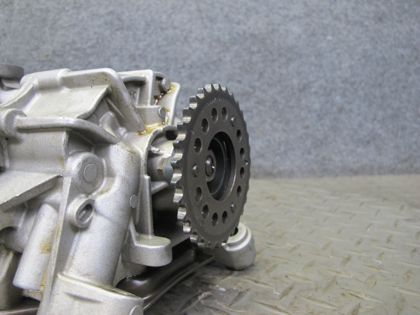 2010-2014 BMW E71 X6M S63 Engine Motor Oil Pump