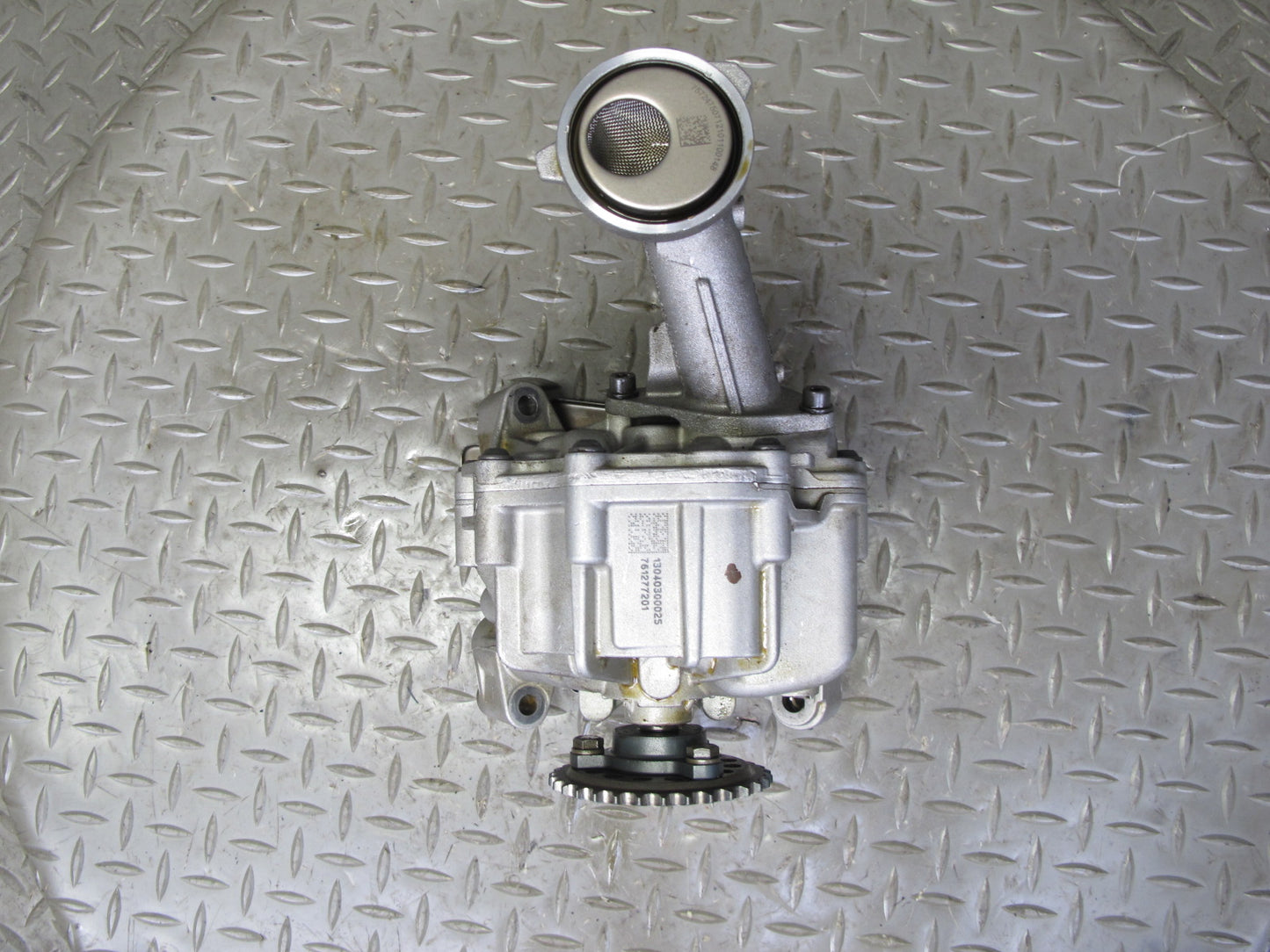 2010-2014 BMW E71 X6M S63 Engine Motor Oil Pump