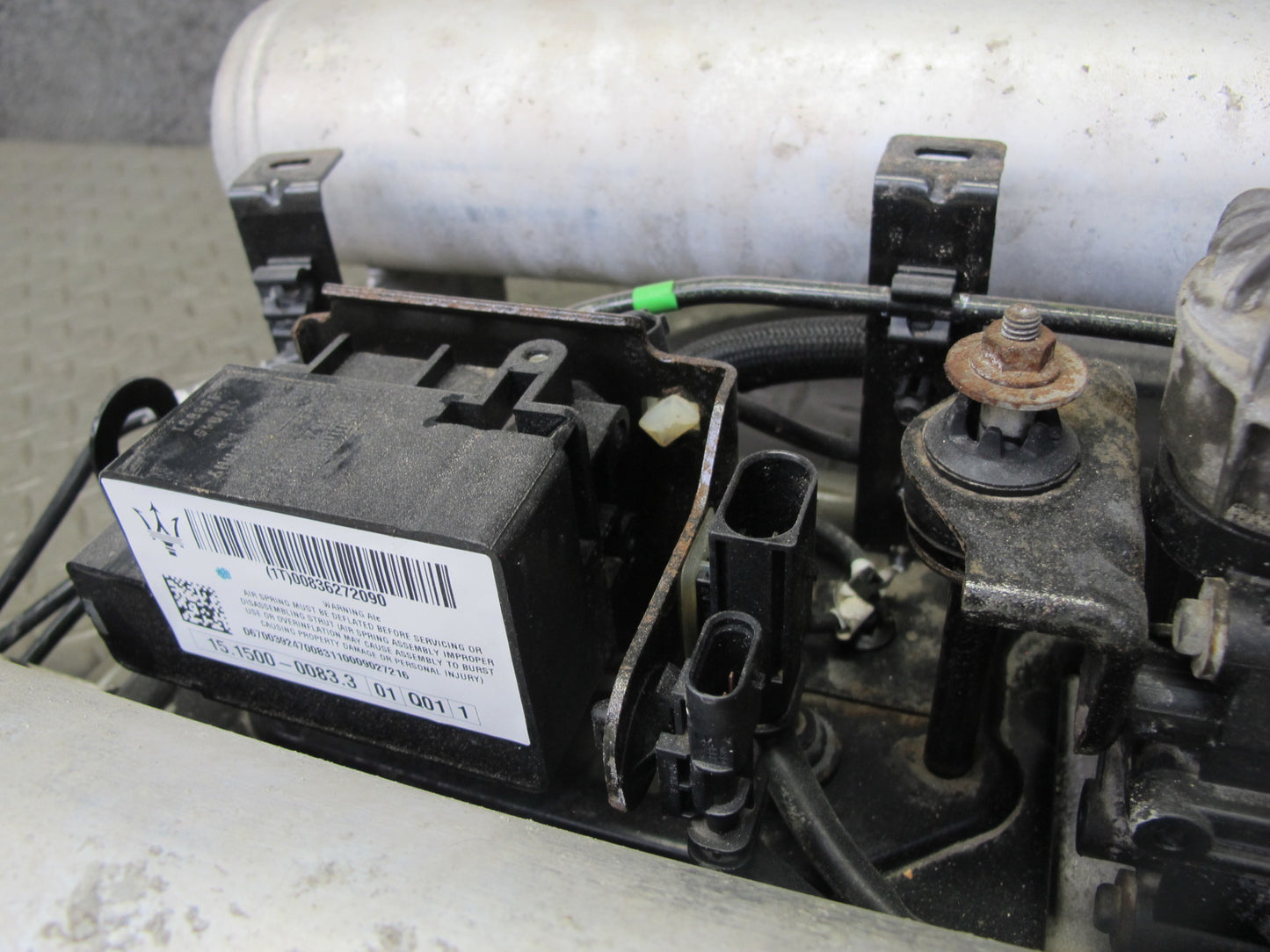 2017-2020 Maserati Levante M161 Air Suspension Compressor Pump W/ Reservoirs