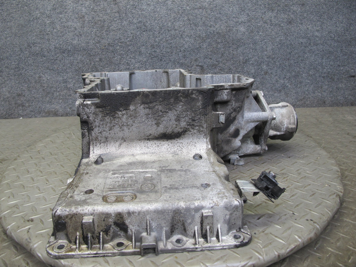 2011-2014 BMW E71 X6M 4.4L S63 Engine Motor Upper Oil Pan 86k Miles