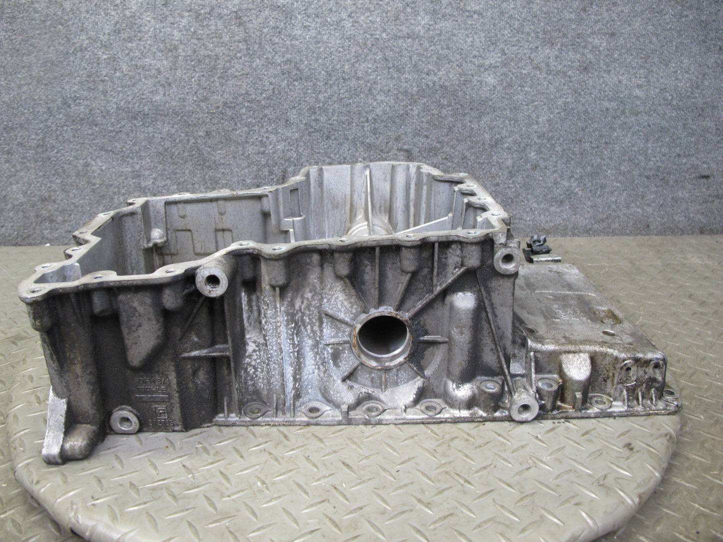 2011-2014 BMW E71 X6M 4.4L S63 Engine Motor Upper Oil Pan 86k Miles