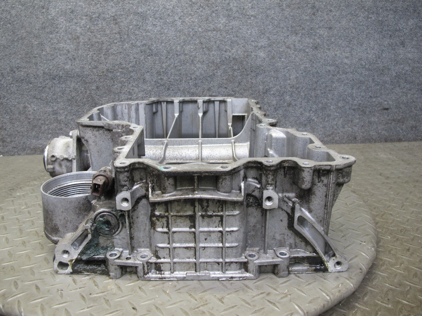 2011-2014 BMW E71 X6M 4.4L S63 Engine Motor Upper Oil Pan 86k Miles