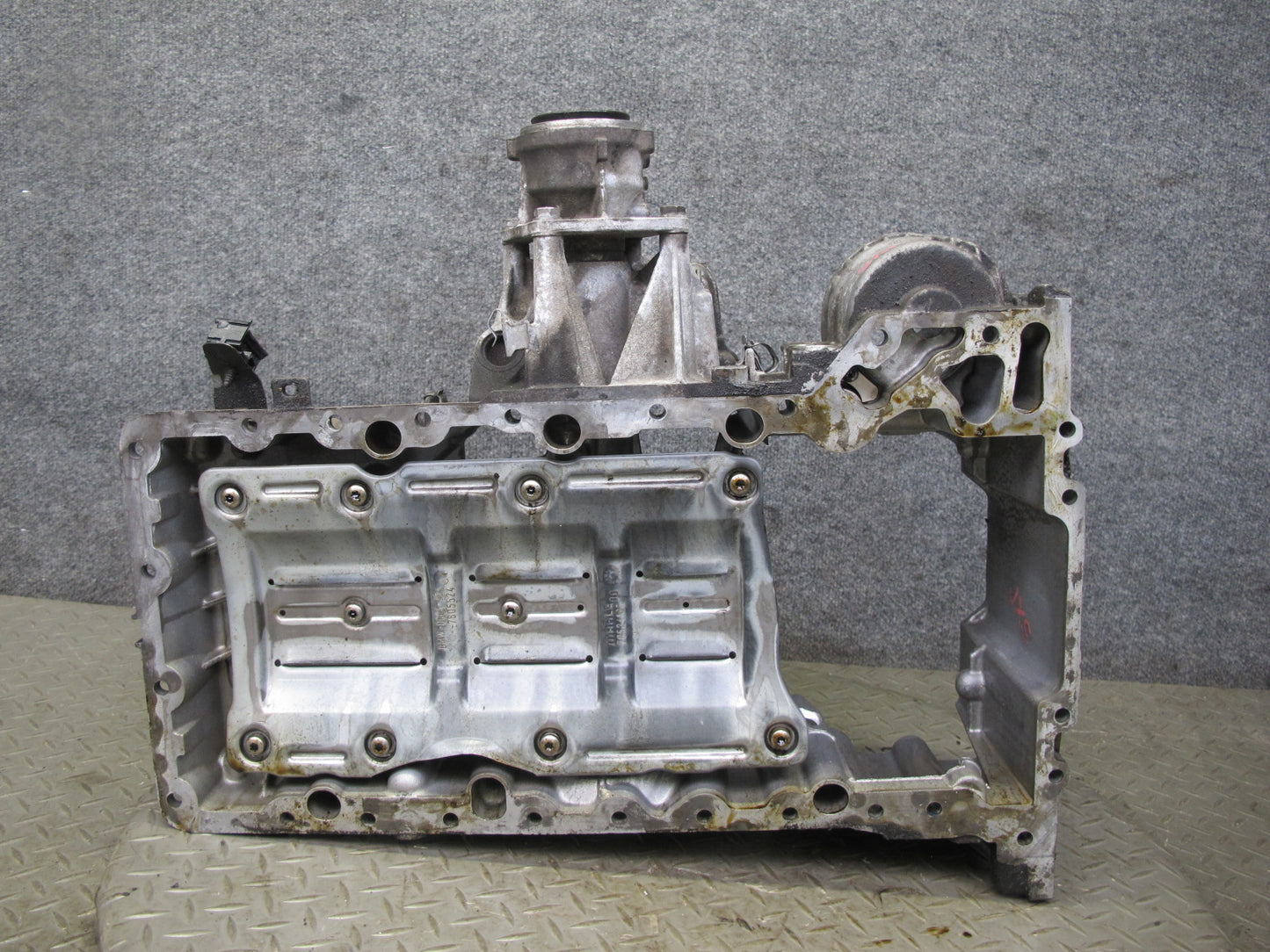 2011-2014 BMW E71 X6M 4.4L S63 Engine Motor Upper Oil Pan 86k Miles