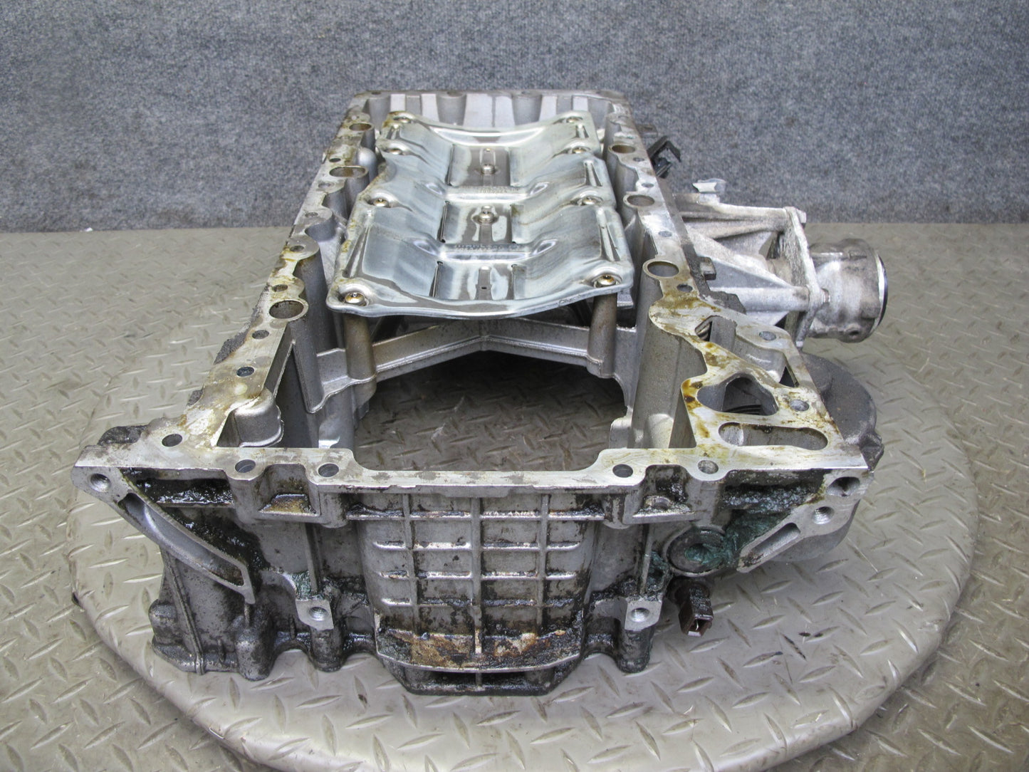 2011-2014 BMW E71 X6M 4.4L S63 Engine Motor Upper Oil Pan 86k Miles