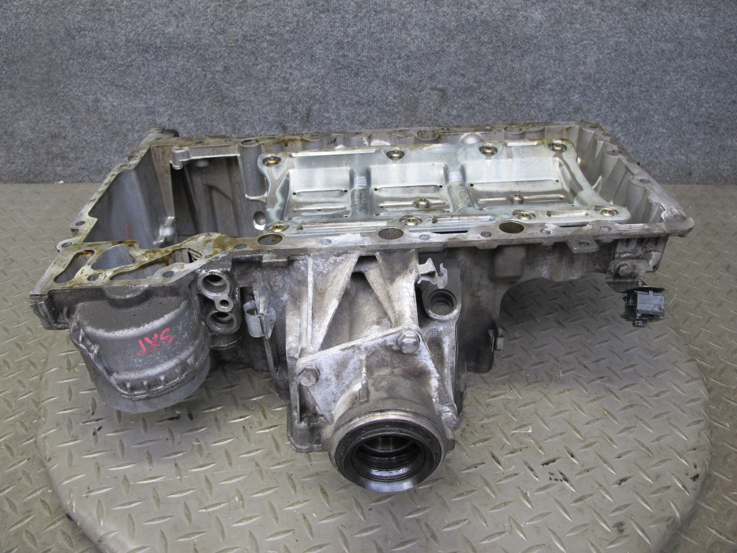 2011-2014 BMW E71 X6M 4.4L S63 Engine Motor Upper Oil Pan 86k Miles