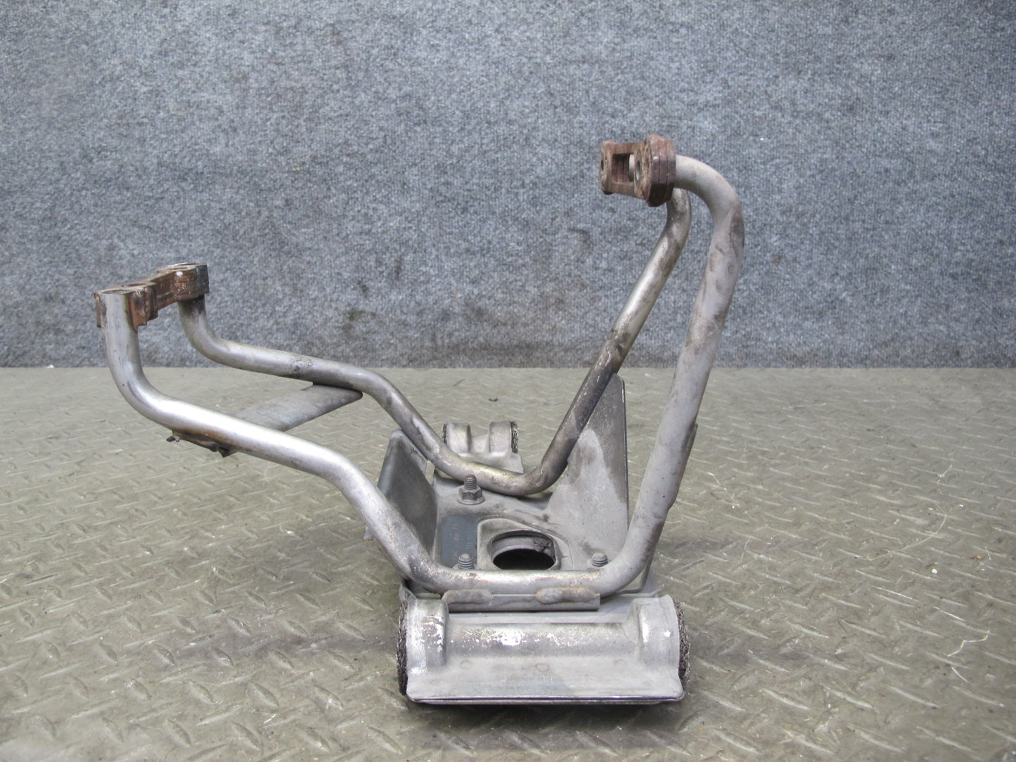 2002-2005 Porsche 911 996 3.6L Right Exhaust Muffler Bracket Support 99611112856