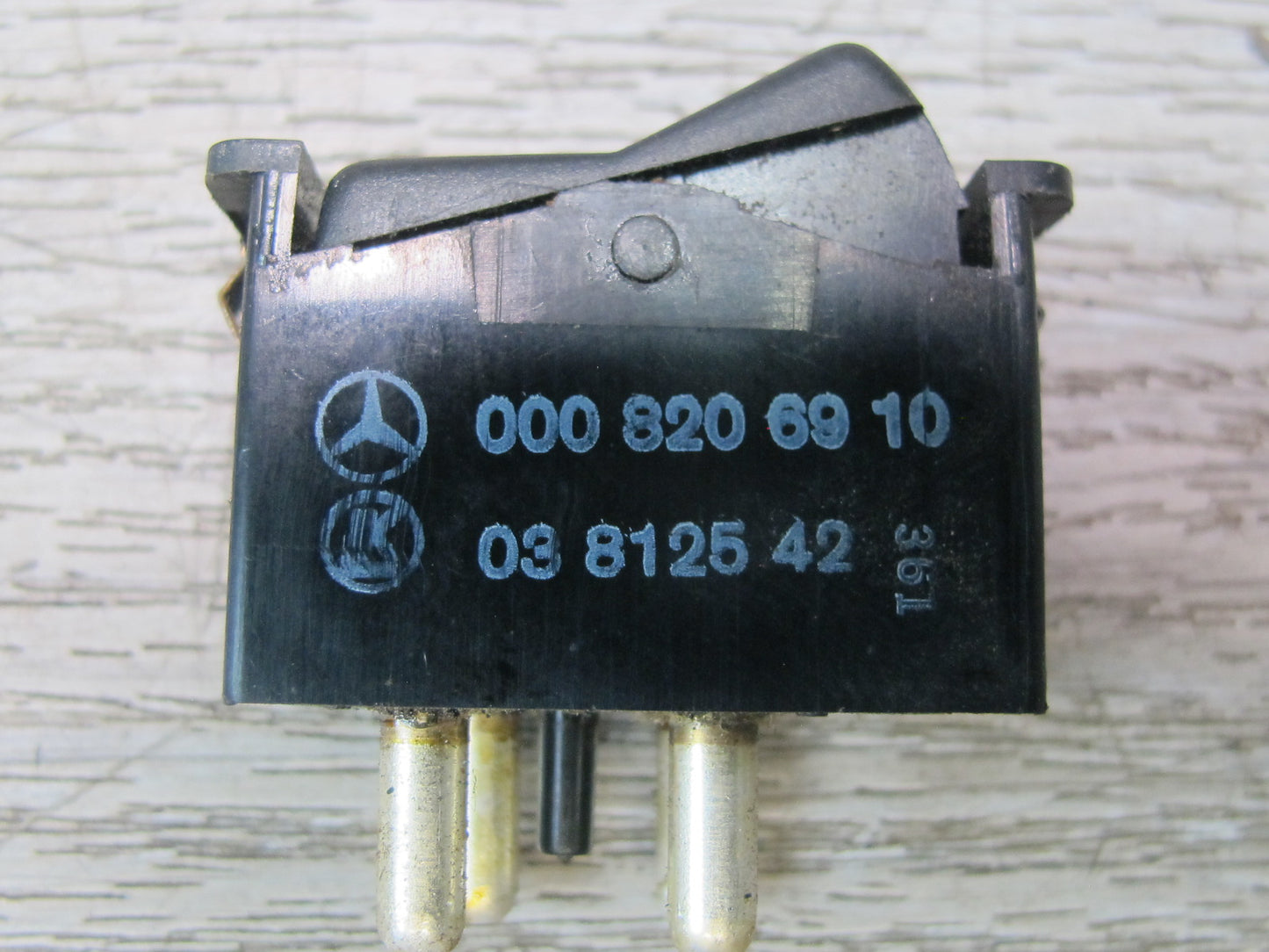 73-85 Mercedes R107 Radio Power Antenna Button Switch 0008206910 OEM