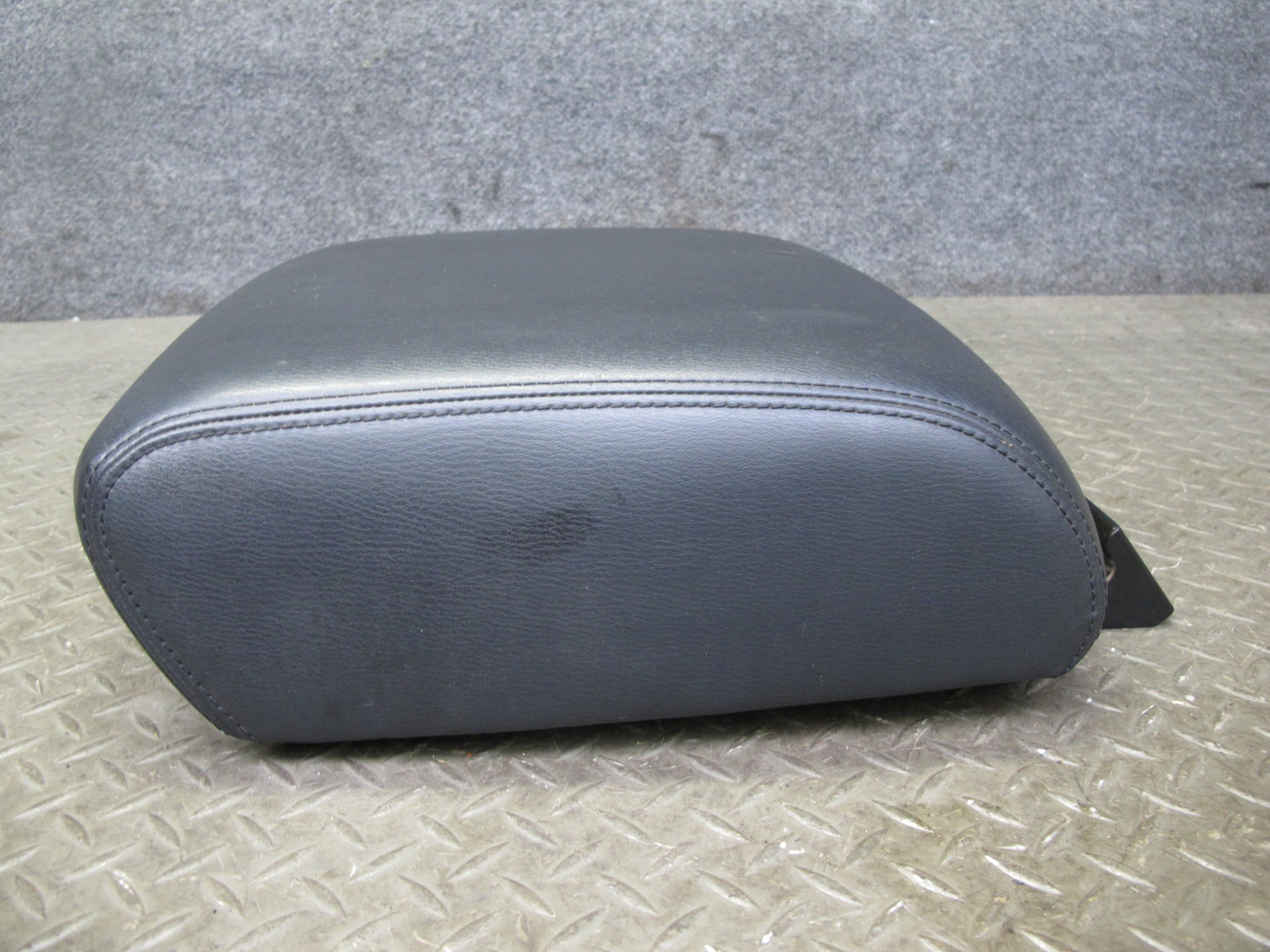 2011-2017 Infiniti QX56 QX80 Front Center Console Armrest Lid Leather Black