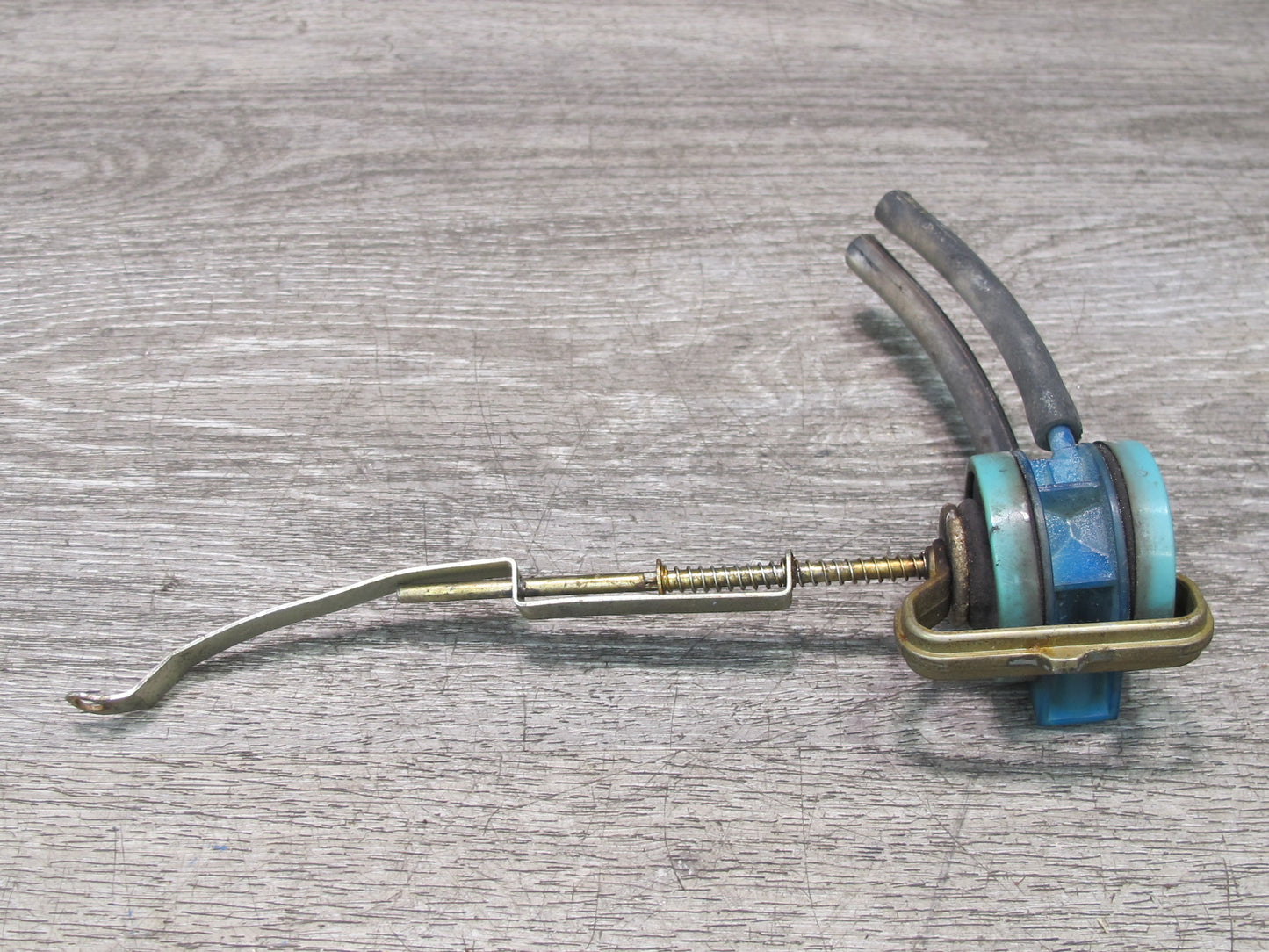73-85 Mercedes R107 Rear Trunk Lid Lock Vacuum Actuator OEM