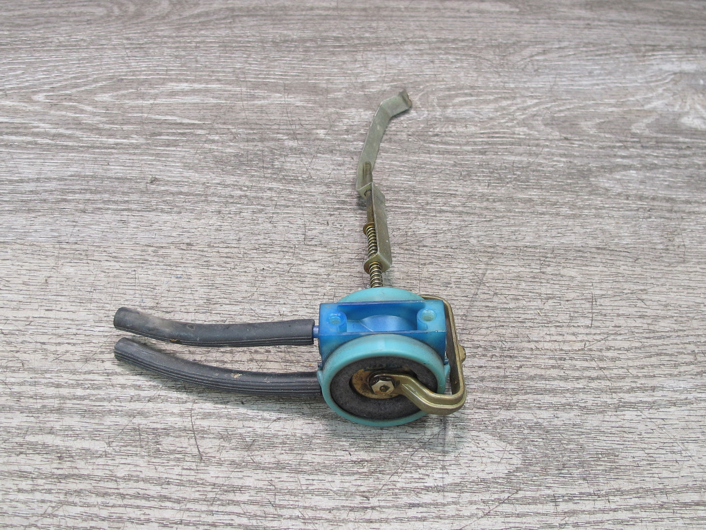 73-85 Mercedes R107 Rear Trunk Lid Lock Vacuum Actuator OEM