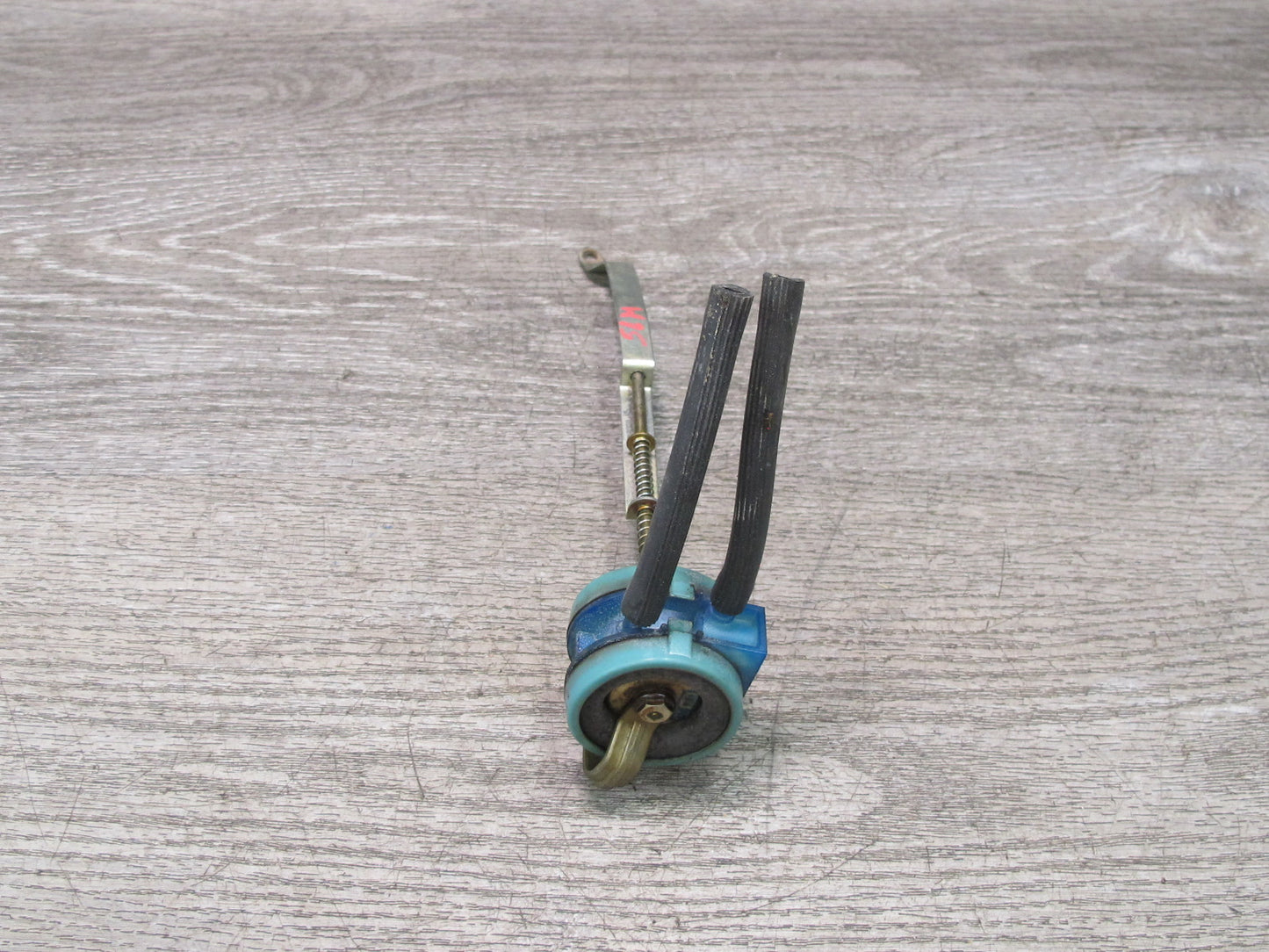73-85 Mercedes R107 Rear Trunk Lid Lock Vacuum Actuator OEM