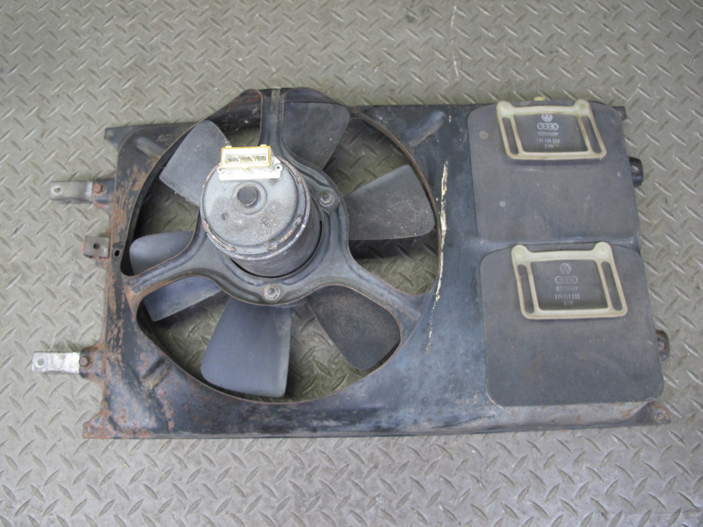 85-88 Volkswagen VW Scirocco Electric Radiator Cooling Fan & Shroud OEM