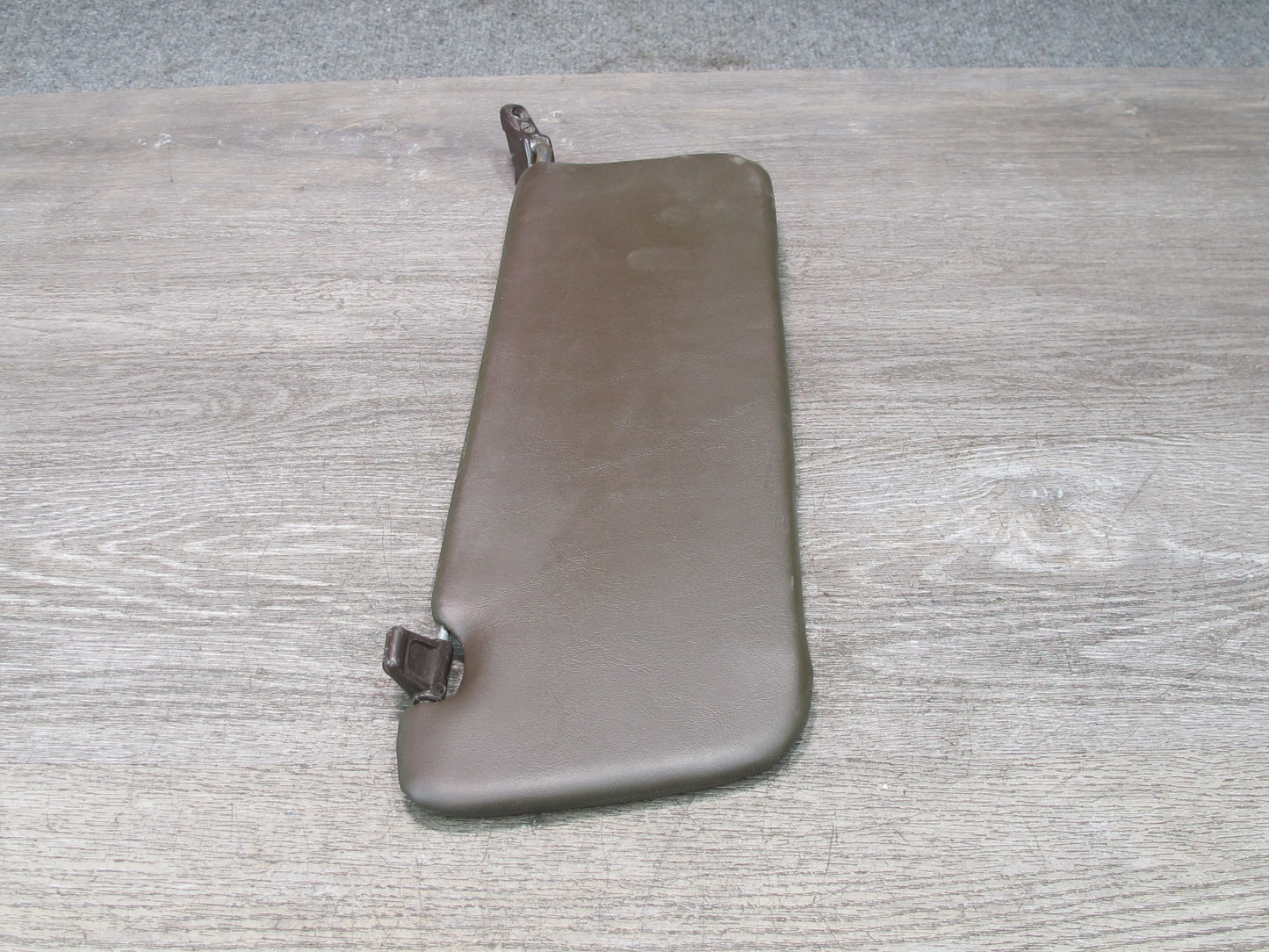 73-85 Mercedes R107 Sl-class Set of 2 Front Left & Right Sun Visor Brown OEM