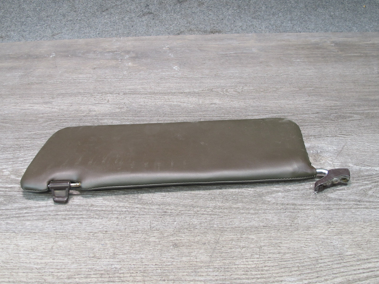 73-85 Mercedes R107 Sl-class Set of 2 Front Left & Right Sun Visor Brown OEM