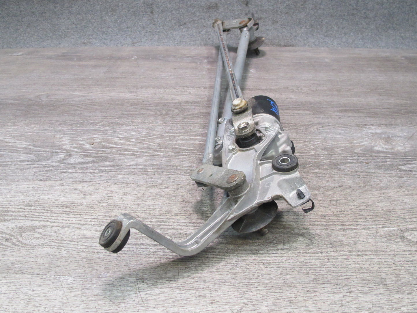 2011-2020 Infiniti QX56 QX80 Windshield Wiper Transmission Linkage W/ Motor