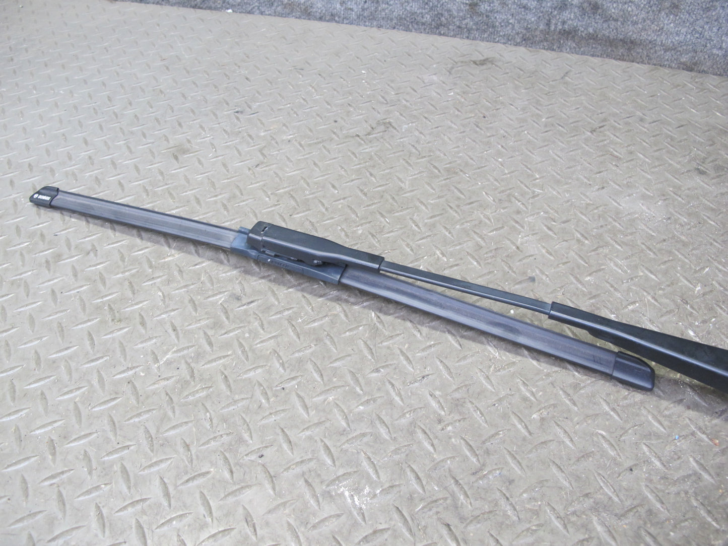 05-11 Mercedes R171 Slk-class Set of 2 Front Left & Right Wiper Arm OEM