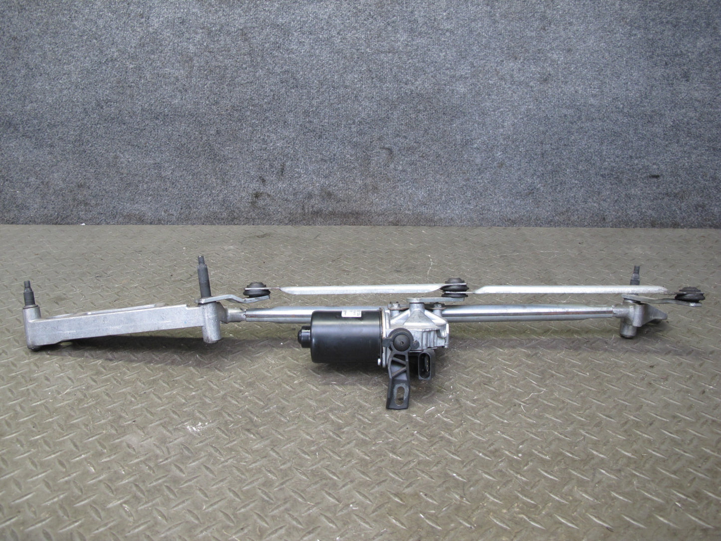 05-11 Mercedes R171 Slk-class Windshield Wiper Transmission Linkage w Motor OEM