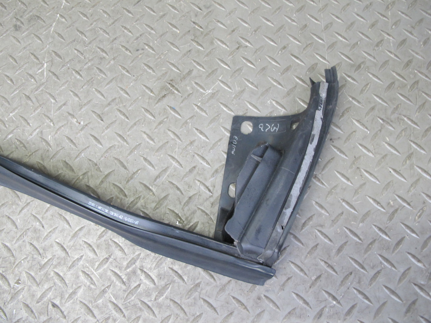 05-11 Mercedes R171 SLK Right Door Window Belt Rail Weatherstrip Seal Set OEM