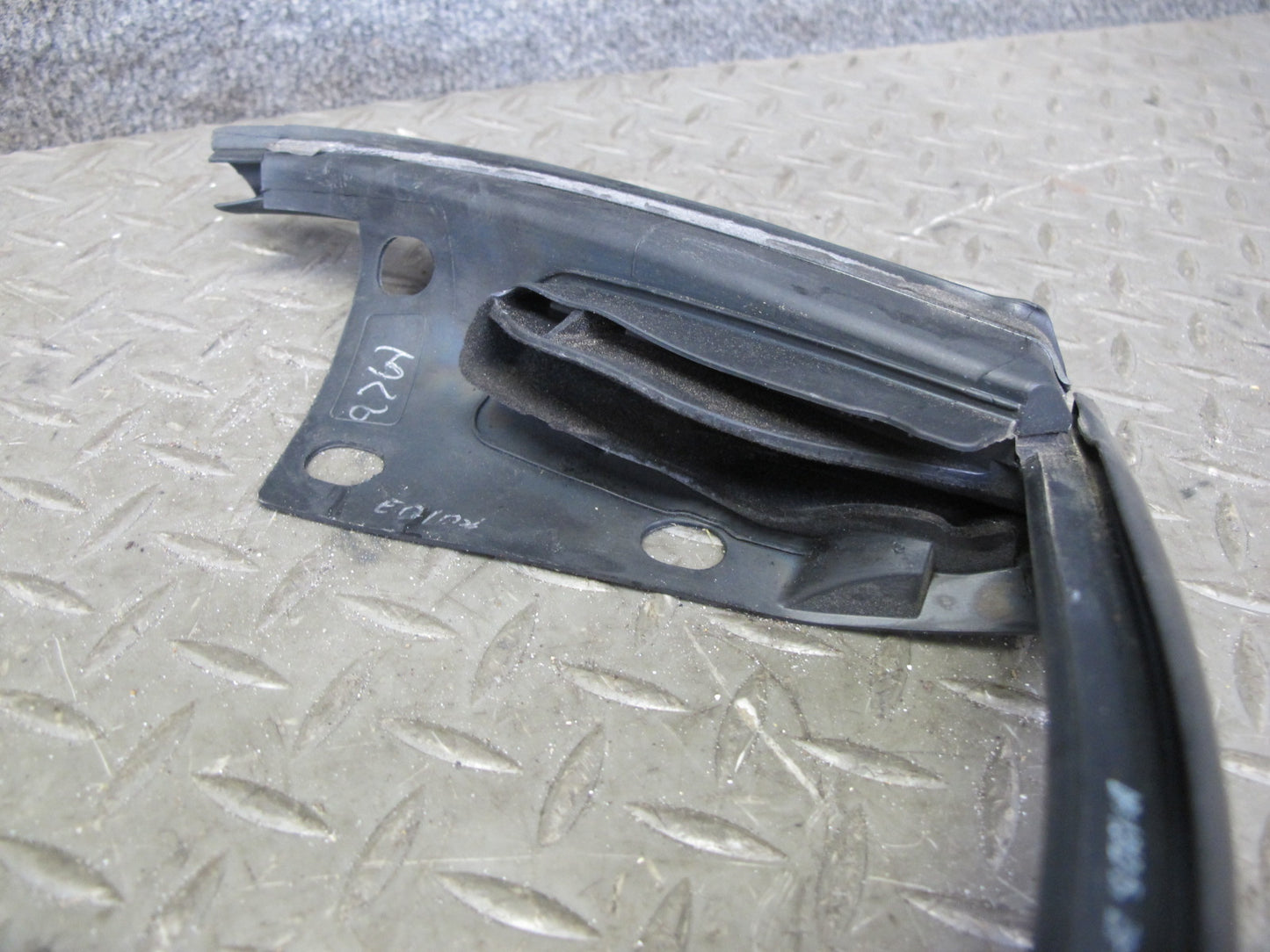 05-11 Mercedes R171 SLK Right Door Window Belt Rail Weatherstrip Seal Set OEM