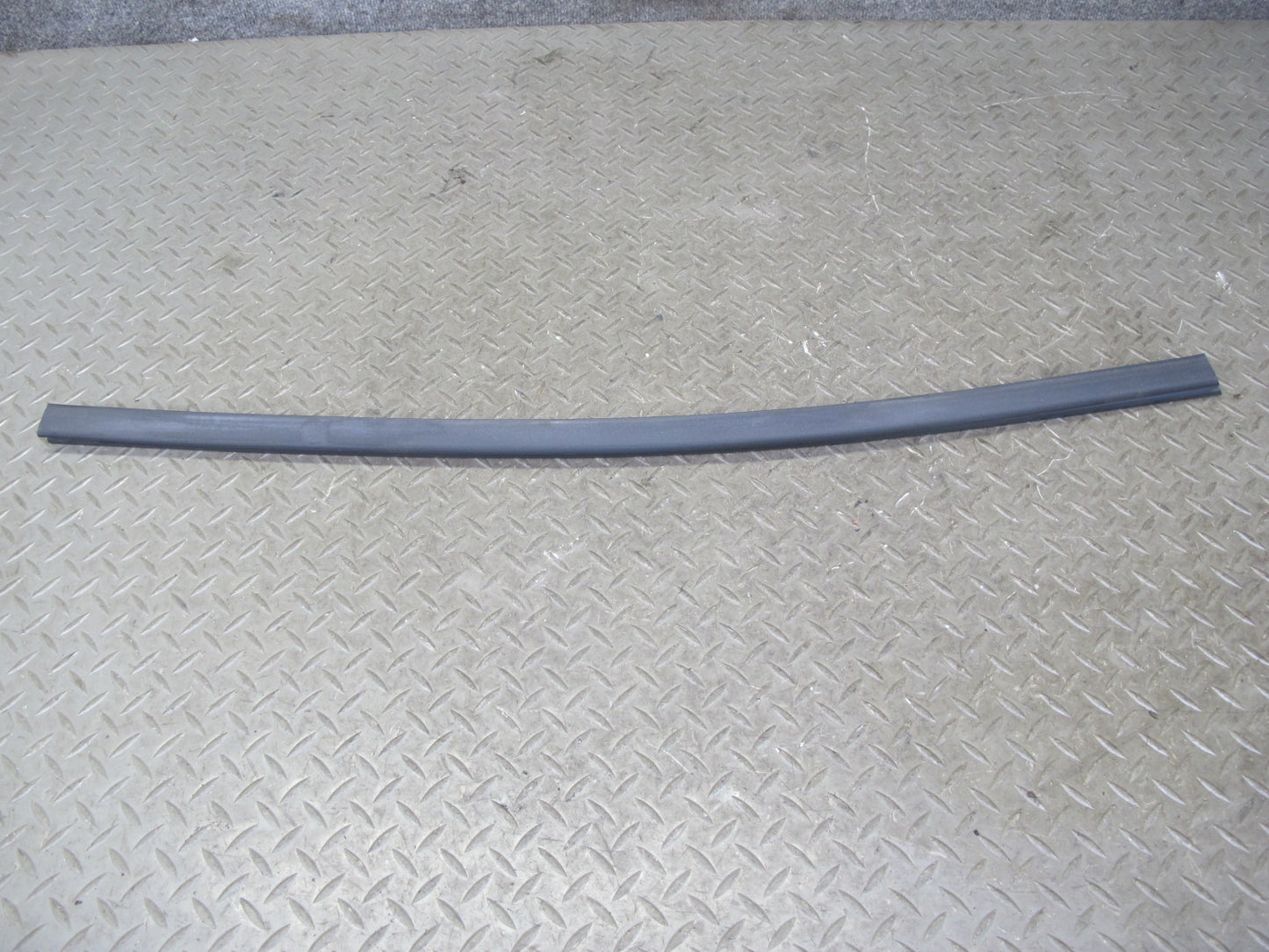 05-11 Mercedes R171 SLK Right Door Window Belt Rail Weatherstrip Seal Set OEM