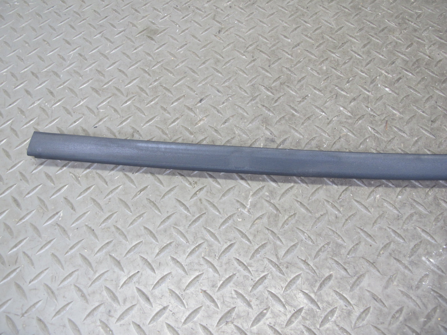 05-11 Mercedes R171 SLK Right Door Window Belt Rail Weatherstrip Seal Set OEM