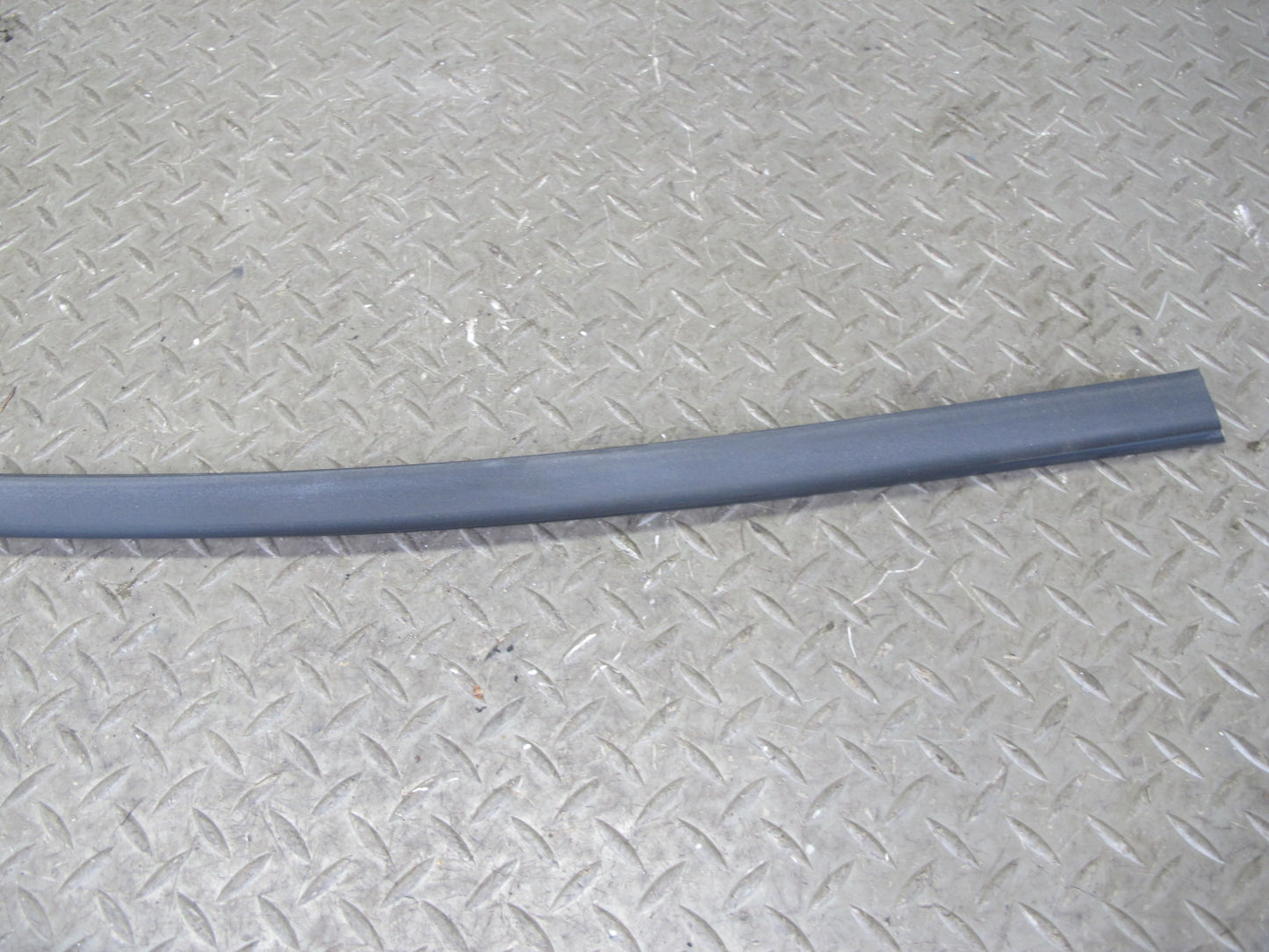 05-11 Mercedes R171 SLK Right Door Window Belt Rail Weatherstrip Seal Set OEM
