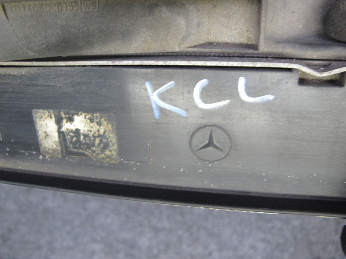 96-99 Mercedes W140 C140 CL600 S600 Engine Cooling Radiator w Shroud OEM