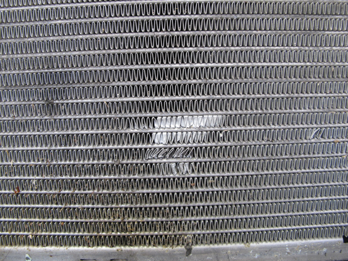 96-99 Mercedes W140 C140 CL600 S600 Engine Cooling Radiator w Shroud OEM