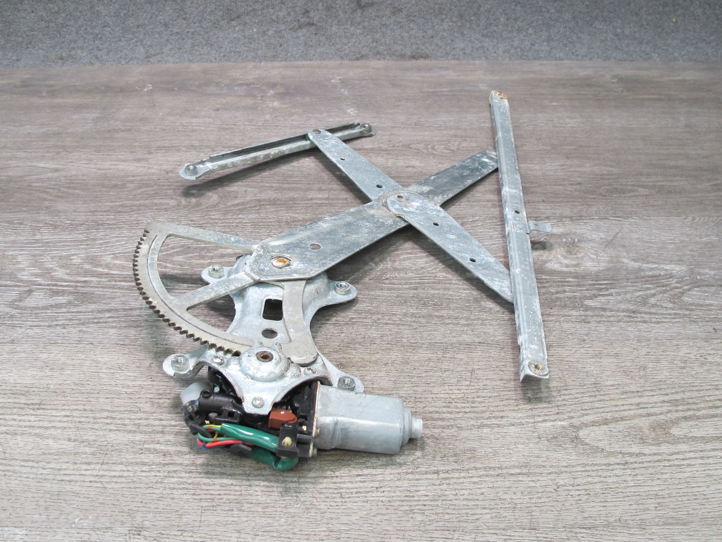 1998-2007 Lexus J100 LX470 Front Right Passenger Side Window Regulator W/ Motor