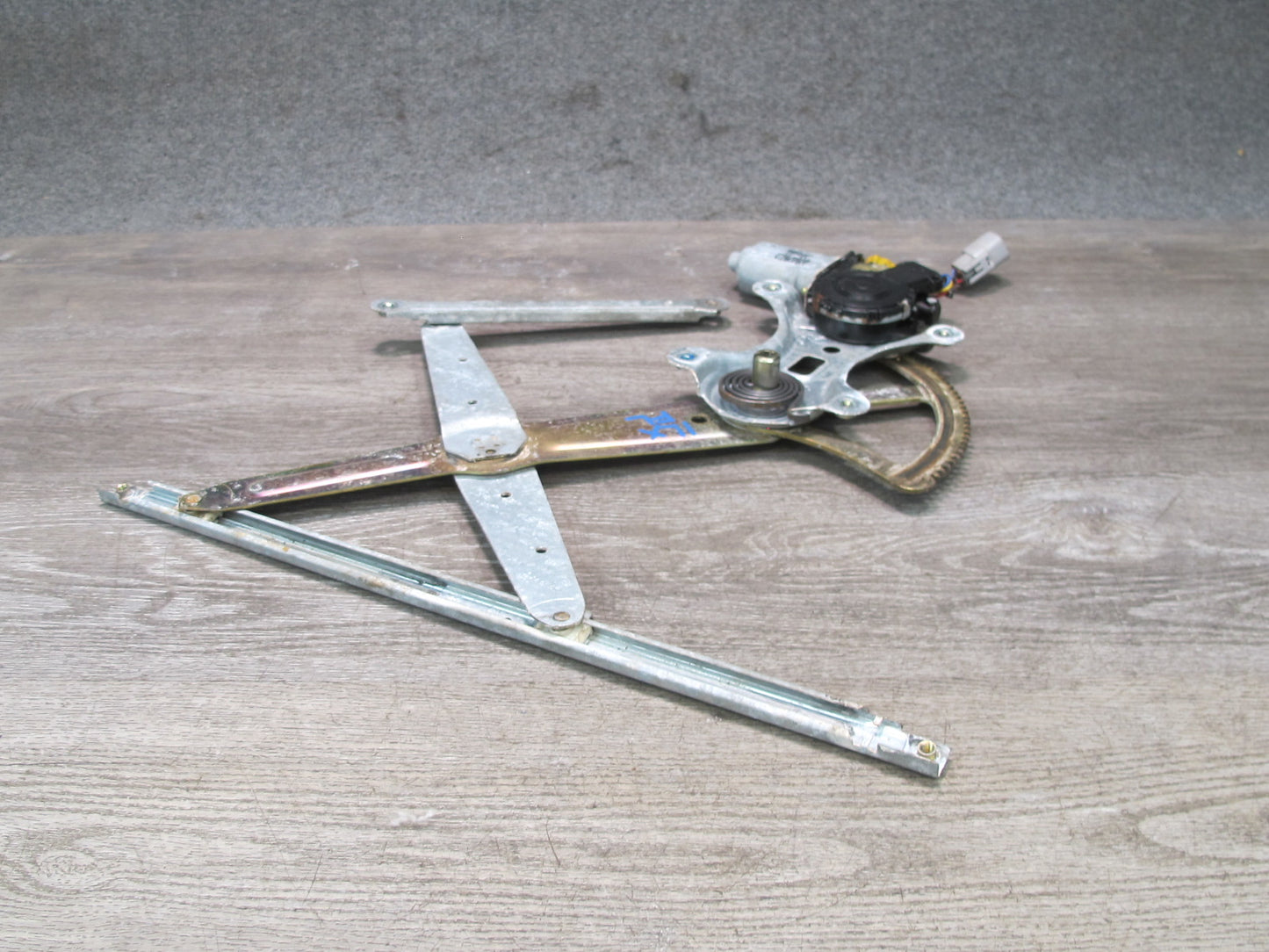 1998-2007 Lexus J100 LX470 Front Left Driver Side Window Regulator W/ Motor