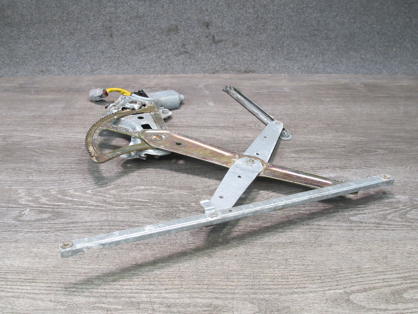 1998-2007 Lexus J100 LX470 Front Left Driver Side Window Regulator W/ Motor