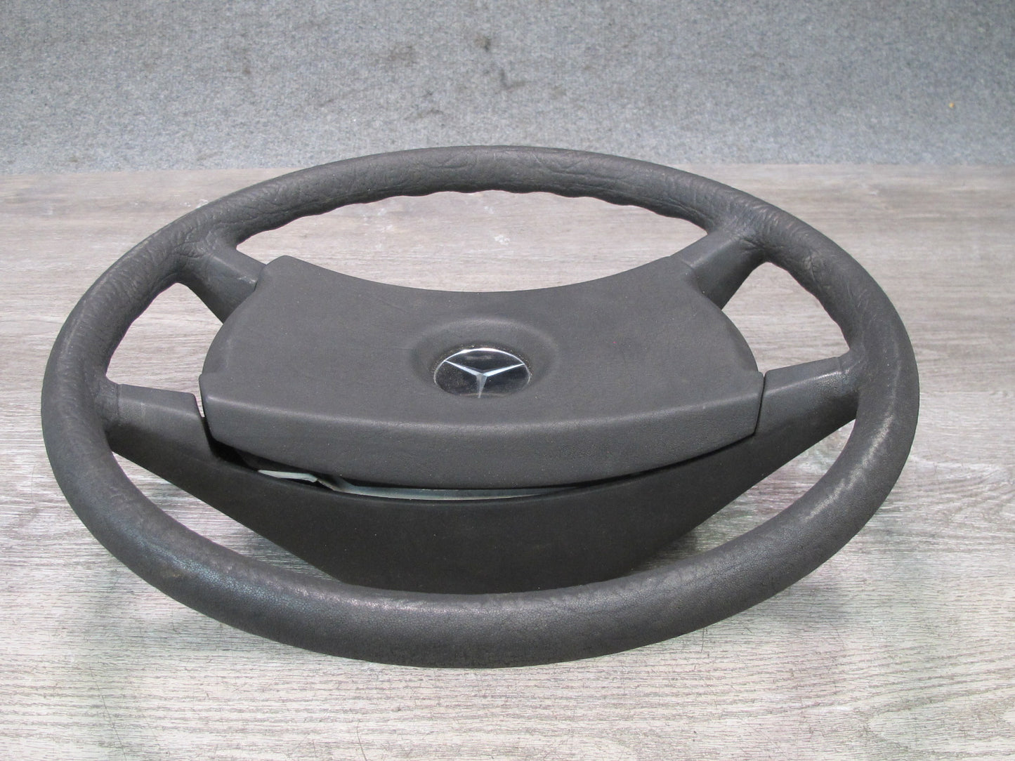 73-85 Mercedes R107 Sl-class Black Steering w Pad Cover OEM