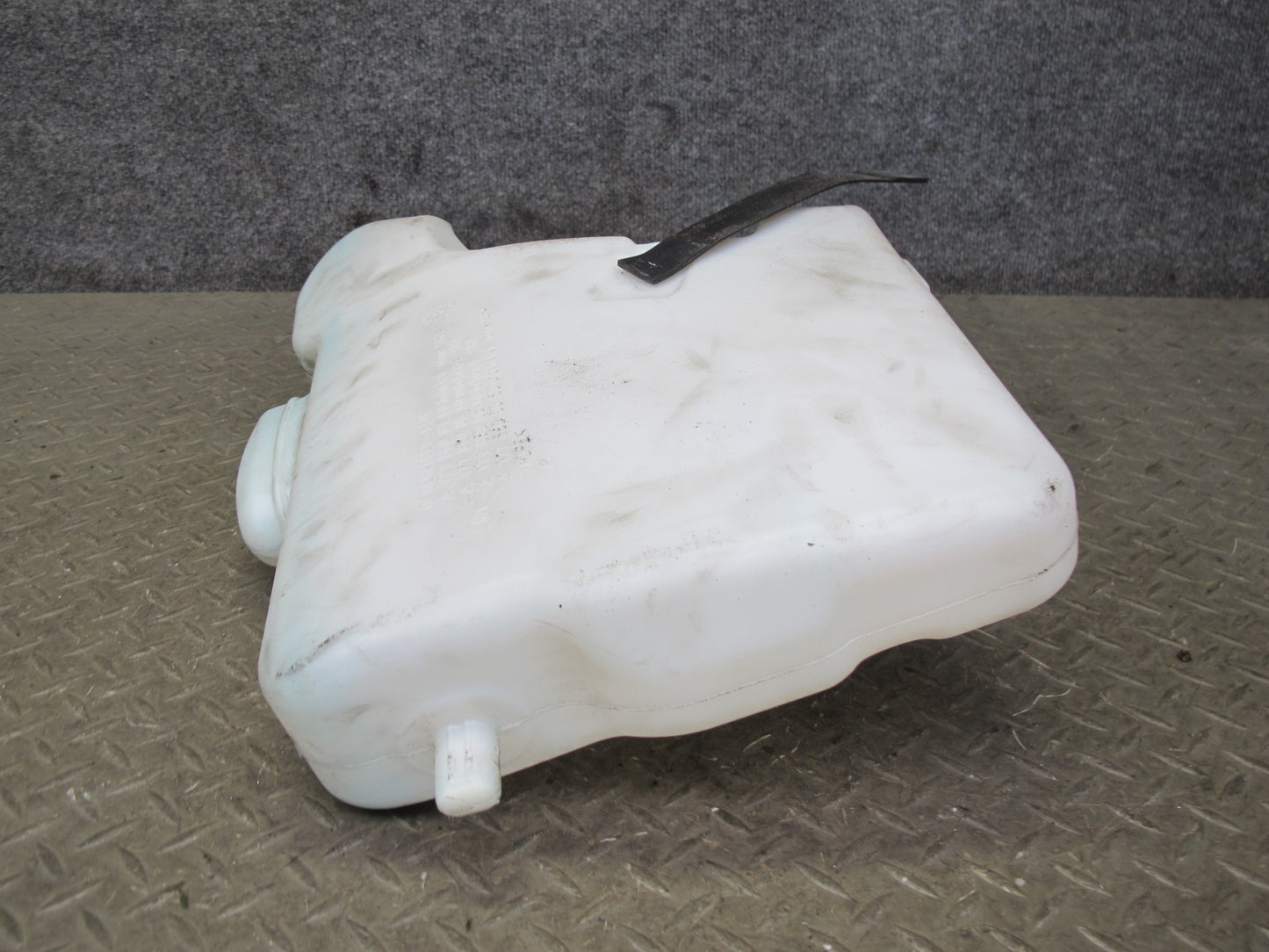 05-11 Mercedes R171 Slk-class Windshield Washer Fluid Reservoir Tank w Pump OEM