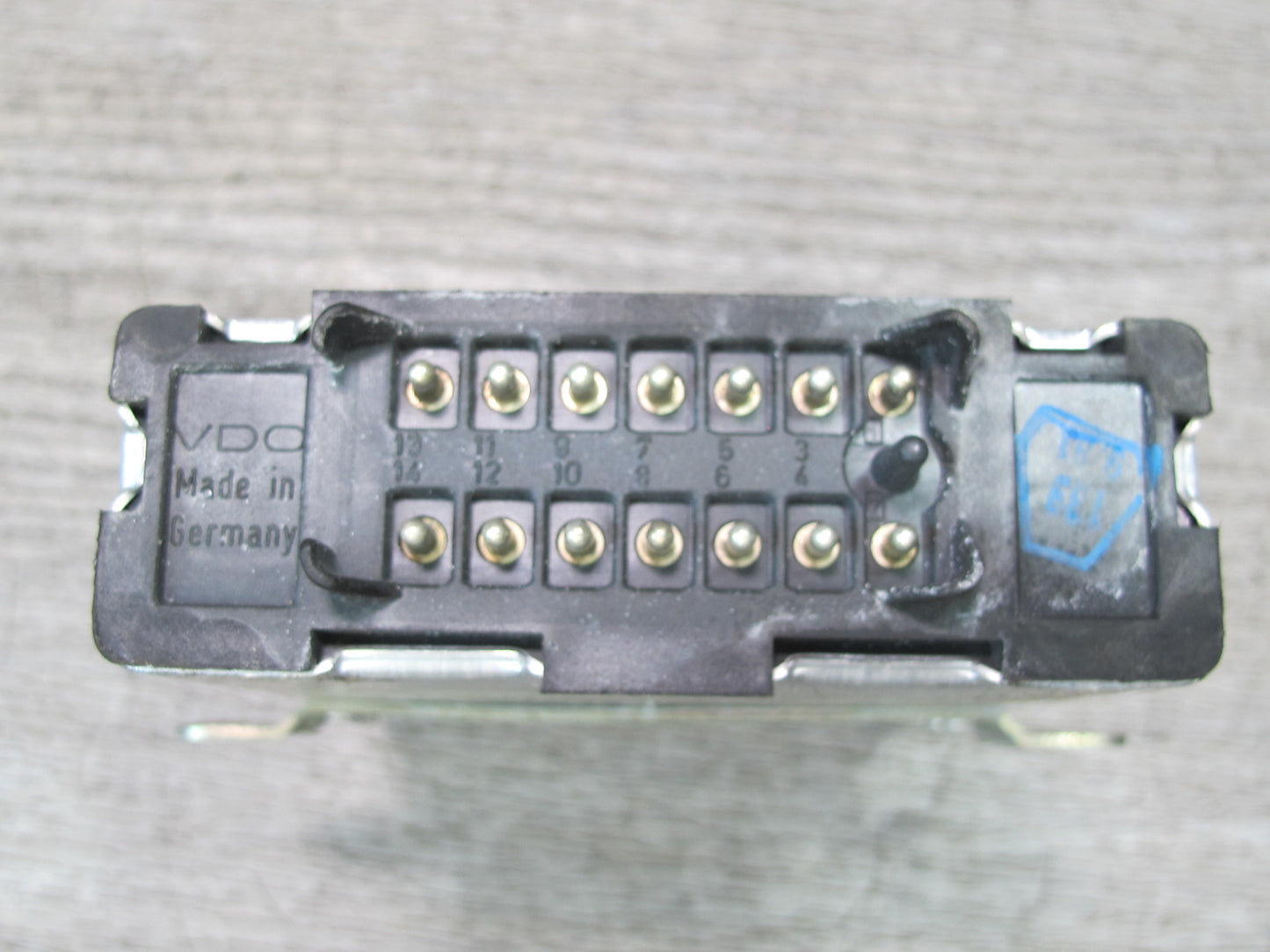 73-85 Mercedes R107 Cruise Control Module Unit 0015457632 OEM