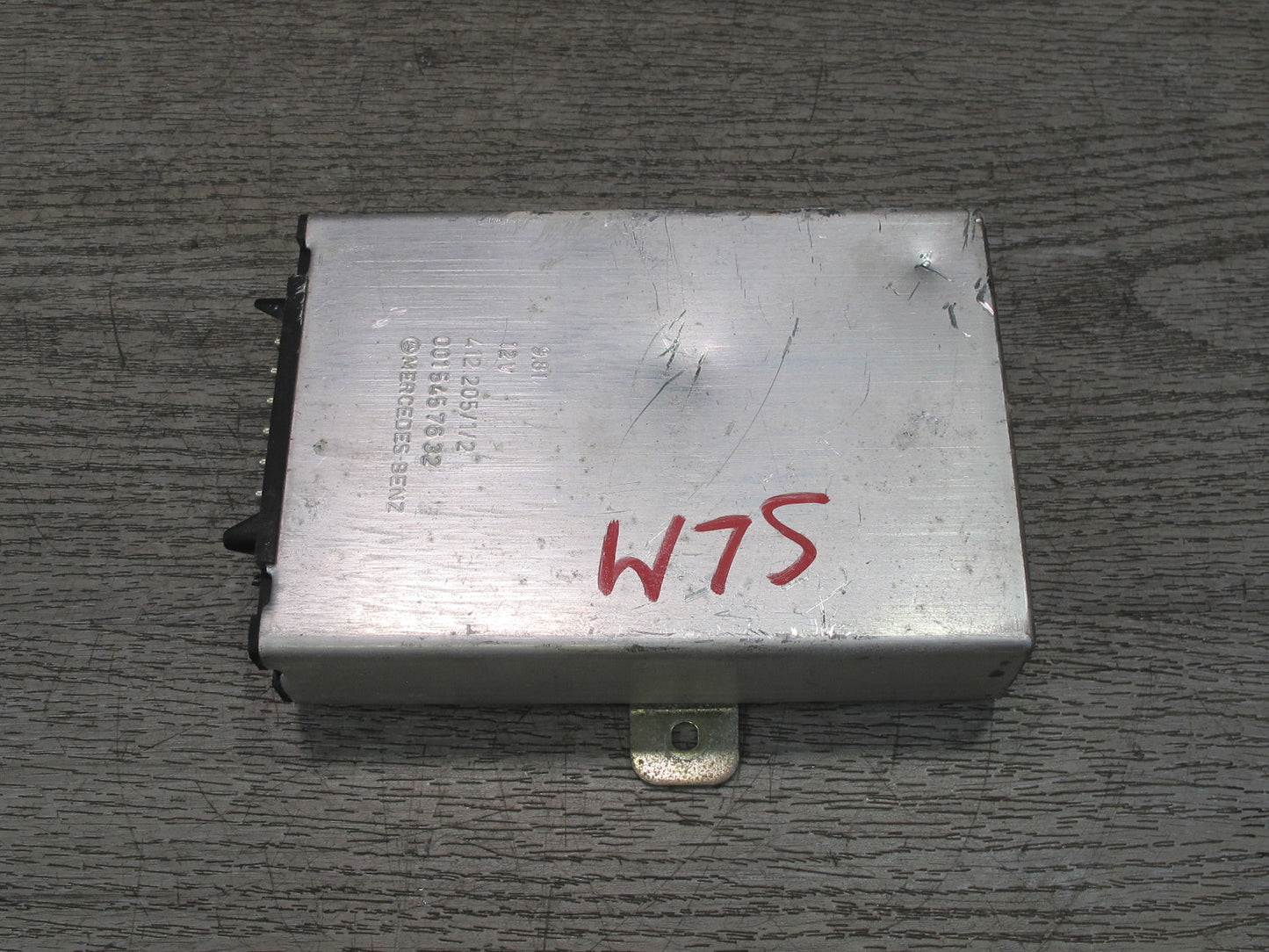 73-85 Mercedes R107 Cruise Control Module Unit 0015457632 OEM