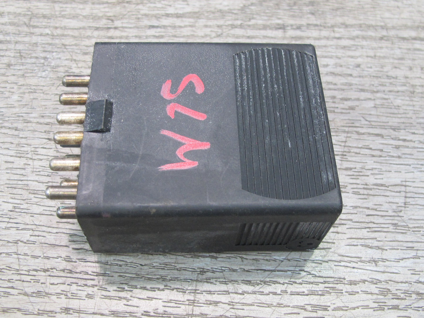 73-89 Mercedes R107 Fuel Pump Relay Module Unit 0025451605 OEM