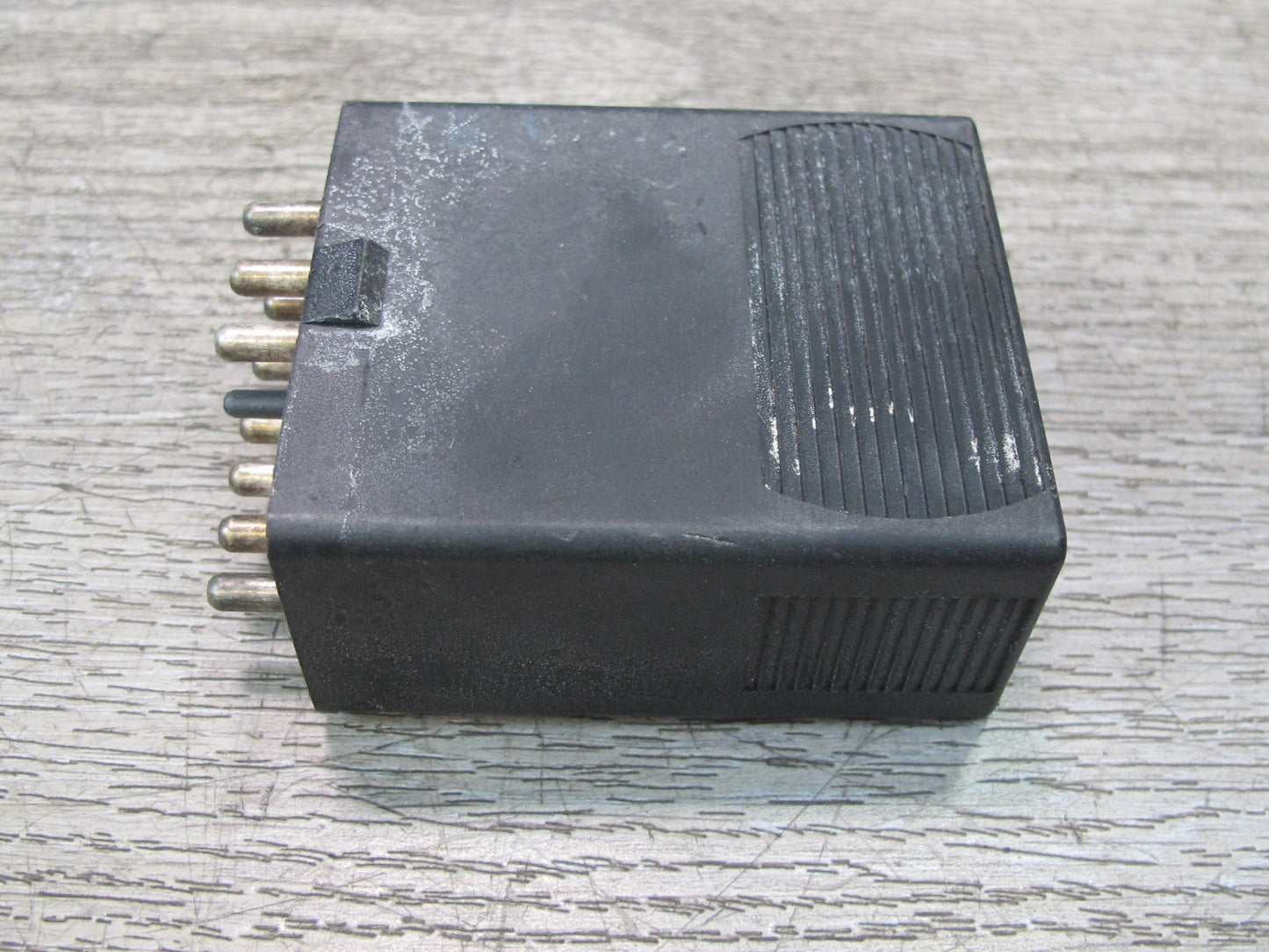 73-89 Mercedes R107 Fuel Pump Relay Module Unit 0025451605 OEM