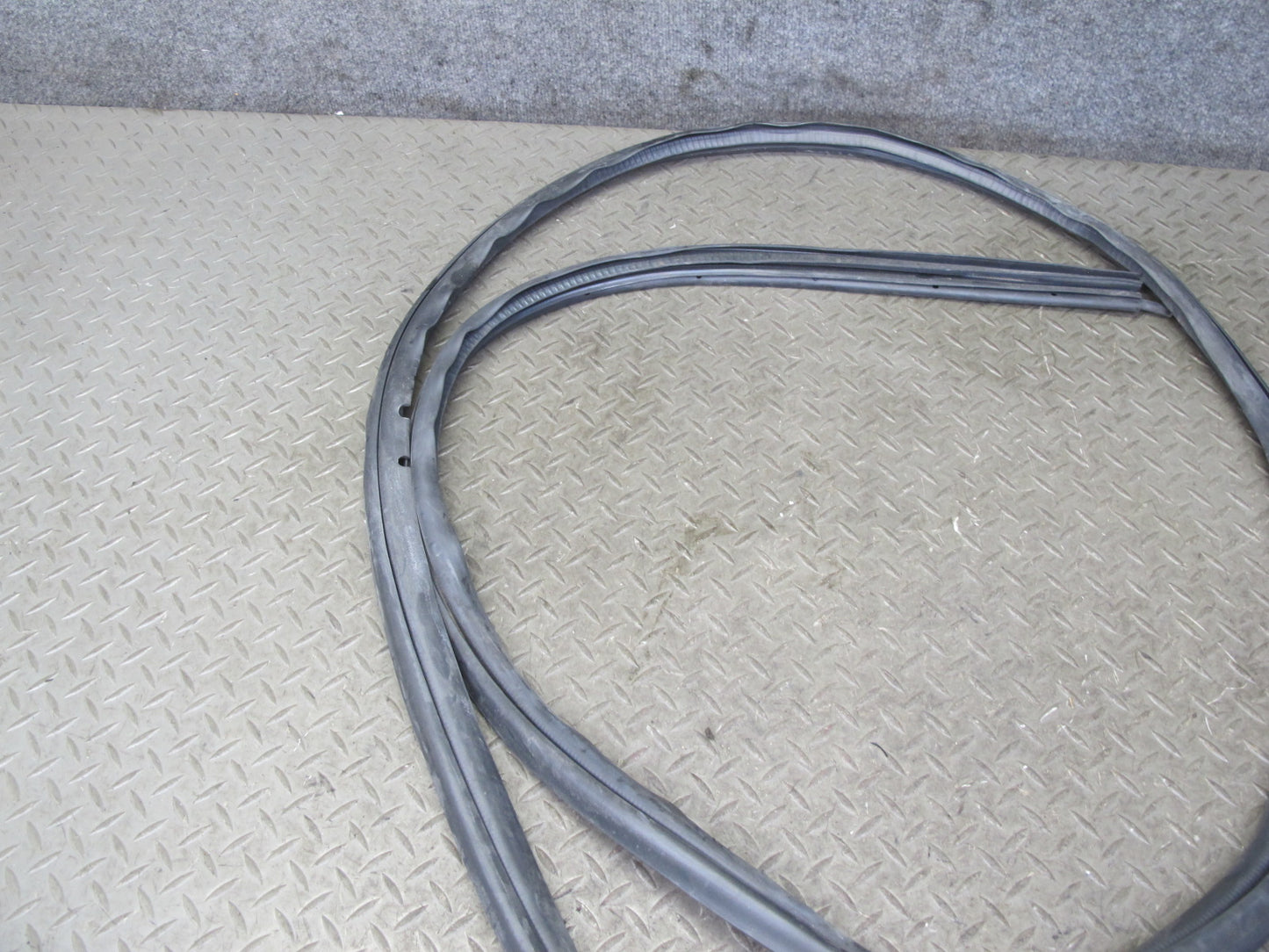 04-08 Mazda RX8 Front Left & Right Door Body Weather Strip Rubber Seal Set OEM