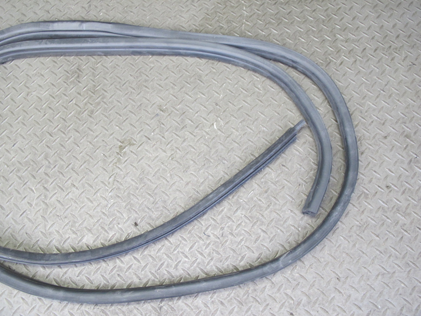 04-08 Mazda RX8 Front Left & Right Door Body Weather Strip Rubber Seal Set OEM