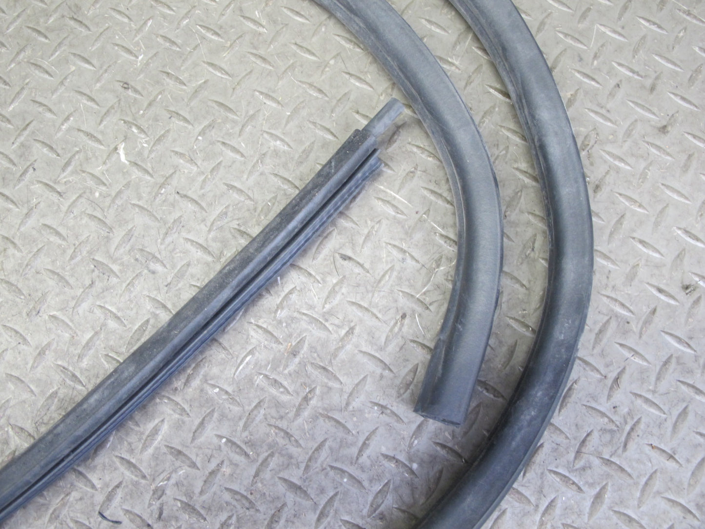 04-08 Mazda RX8 Front Left & Right Door Body Weather Strip Rubber Seal Set OEM