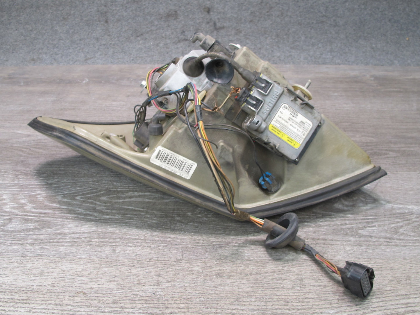 2006-2009 Cadillac XLR Front Right Passenger Side Xenon Headlight Lamp