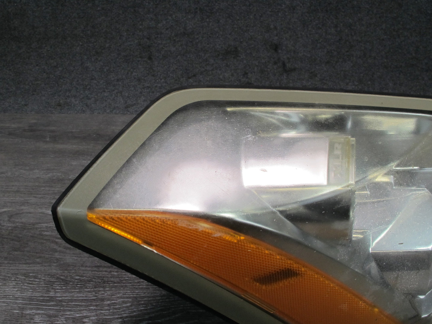 2006-2009 Cadillac XLR Front Right Passenger Side Xenon Headlight Lamp