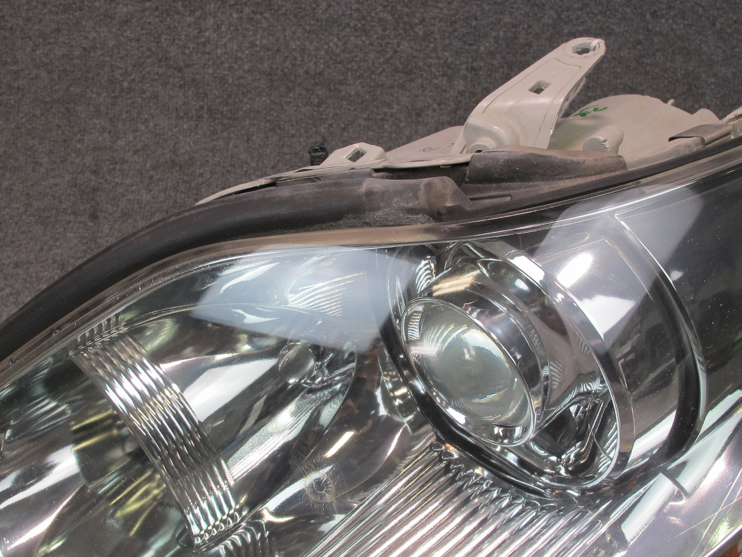 04-06 Lexus UCF30L LS430 Front Left Xenon HID Headlight Lamp OEM