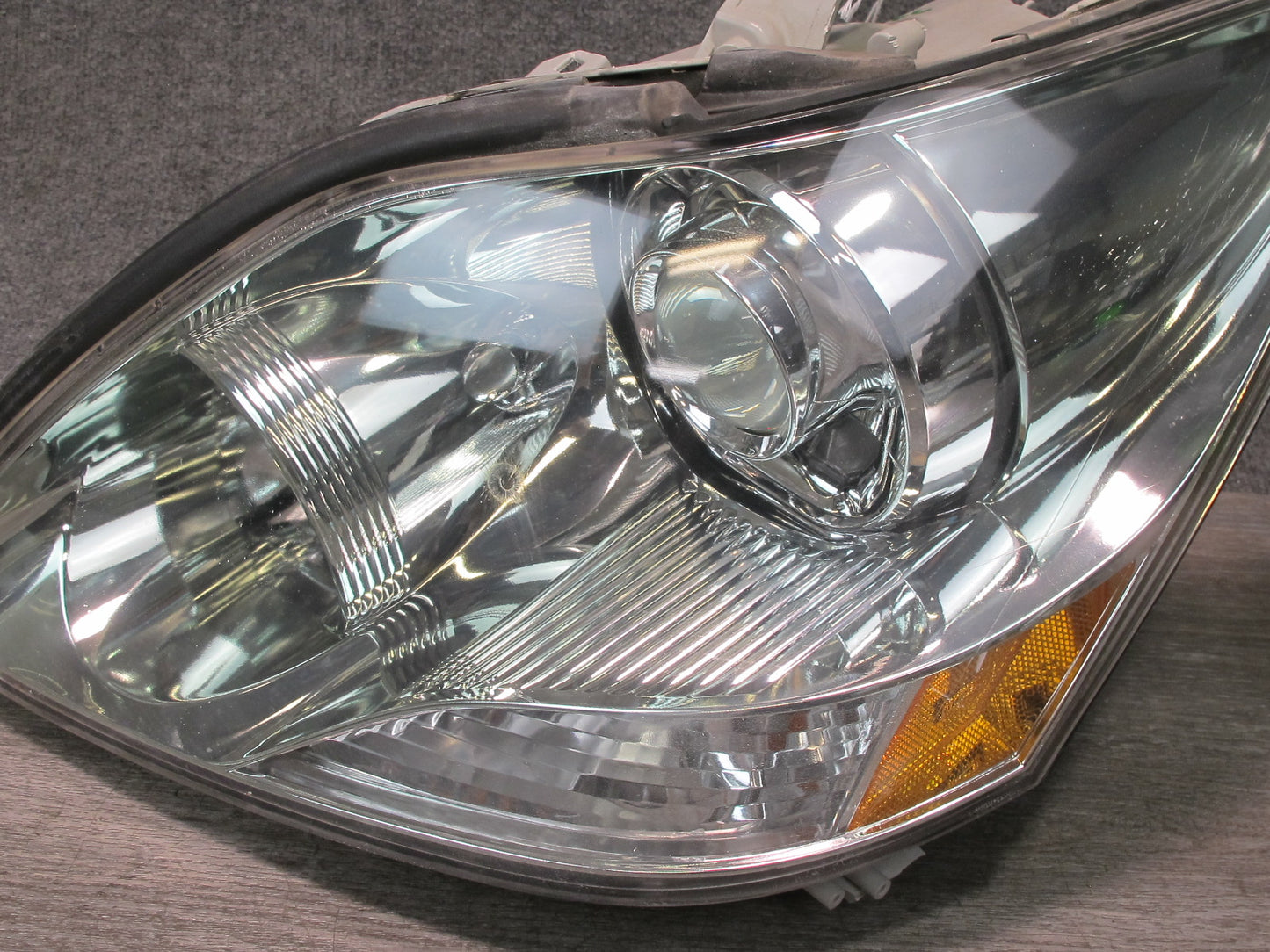 04-06 Lexus UCF30L LS430 Front Left Xenon HID Headlight Lamp OEM