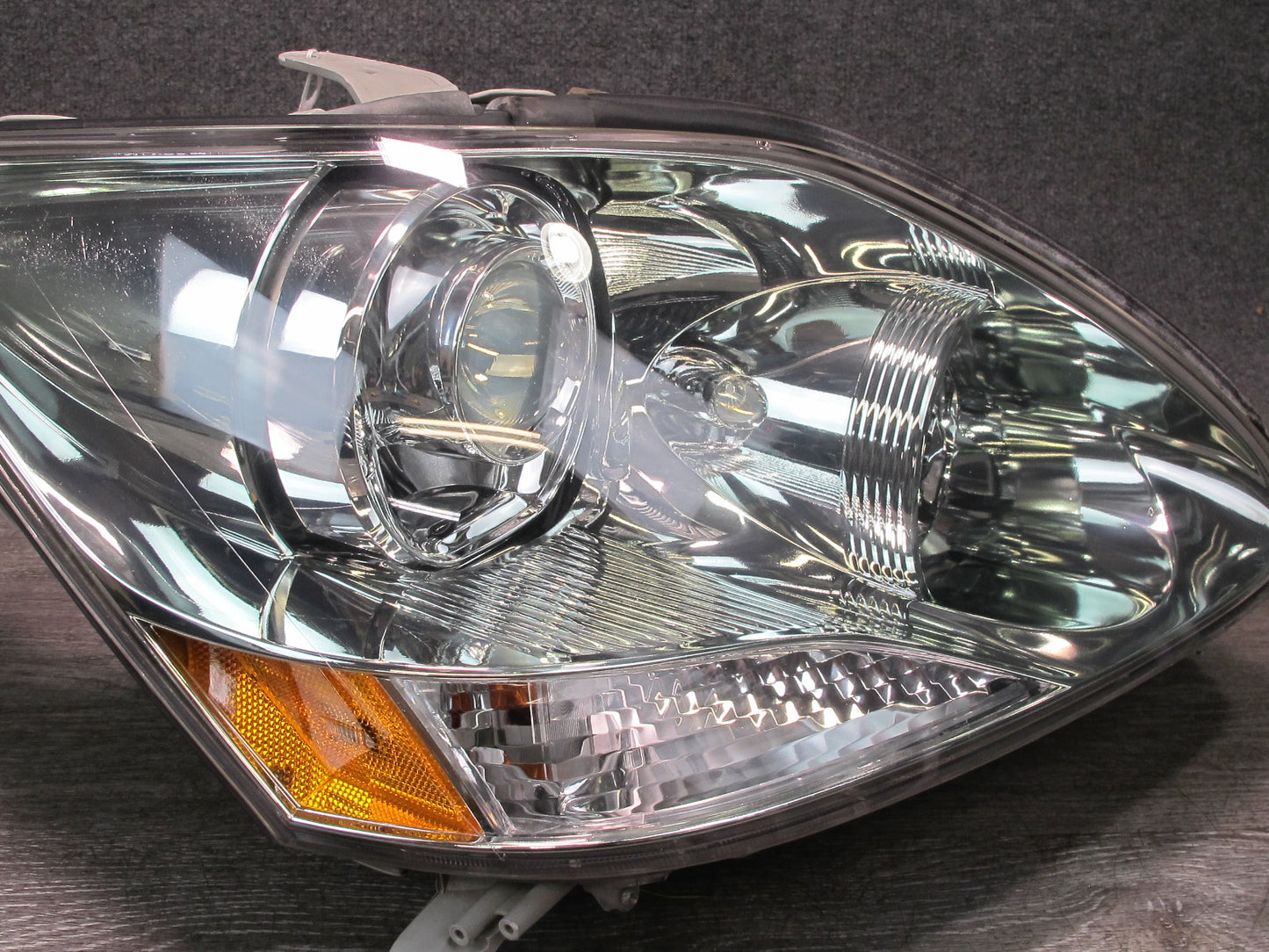 04-06 Lexus UCF30L LS430 Front Right Xenon HID Headlight Lamp OEM