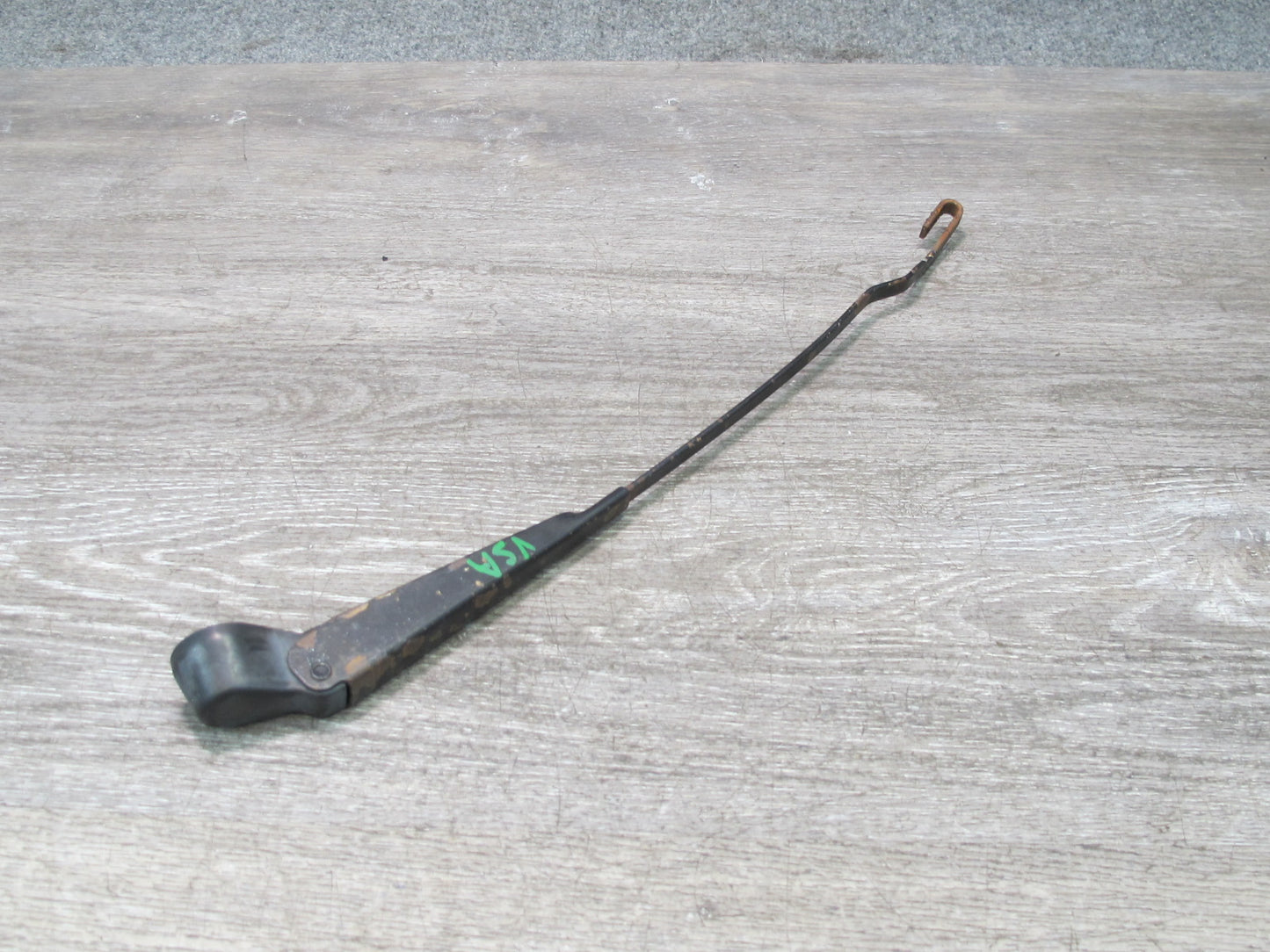 82-89 Volkswagen Scirocco Set of 2 Front Left & Right Windshield Wiper Arm OEM