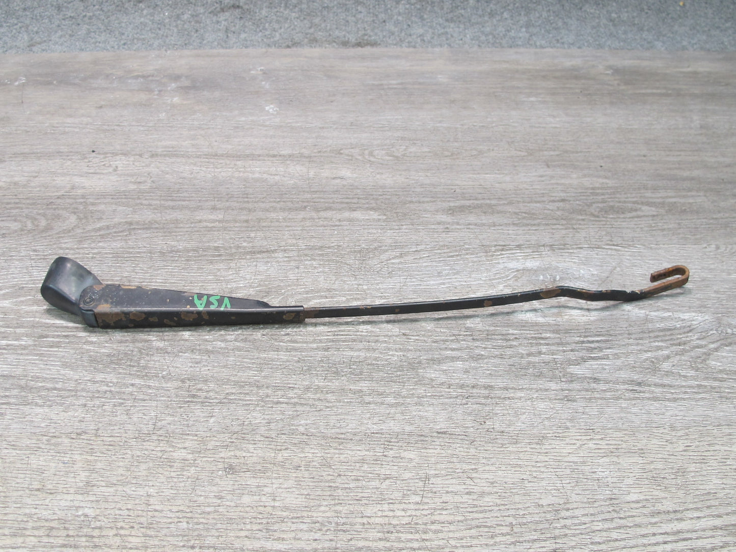 82-89 Volkswagen Scirocco Set of 2 Front Left & Right Windshield Wiper Arm OEM