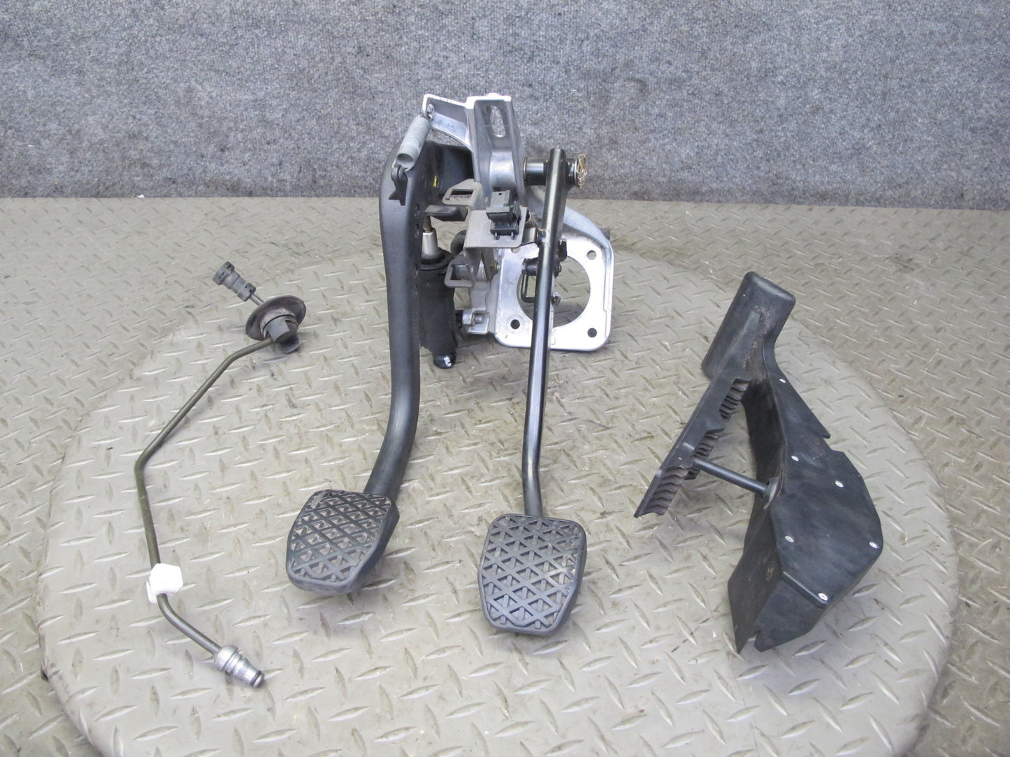 01-06 BMW E46 M3 S54 M/T Manual Clutch Line Brake Gas Acceleration Pedal Set
